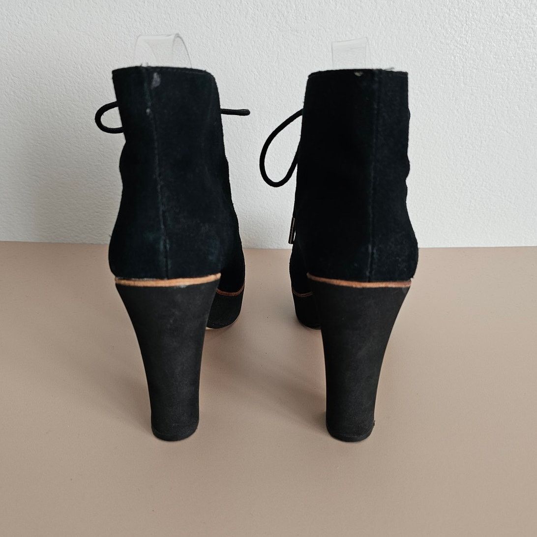 Michael Kors Michael Kors Rosalyn Suede Leather Ankle Platform Boots 6 Size US 6 / IT 36 - 4 Thumbnail