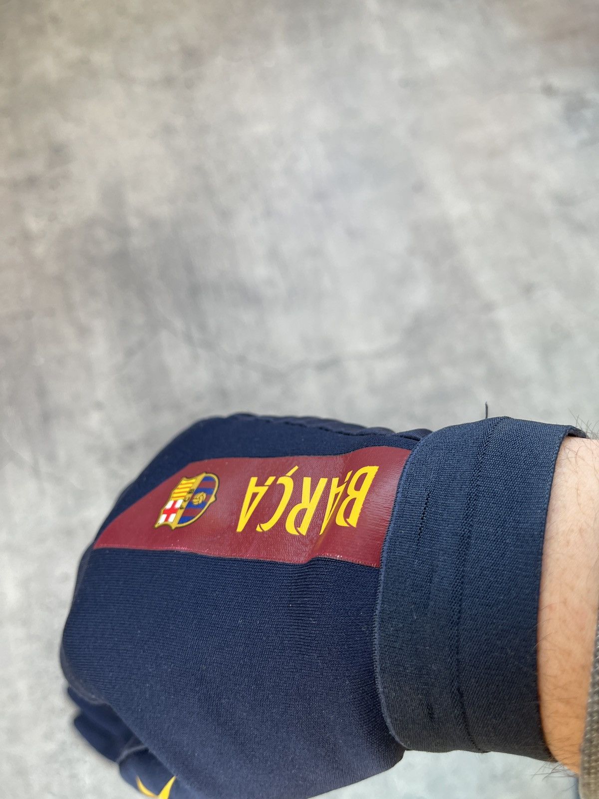 NIKE GLOVES THERMA FIT FC BARCA SOCCER JERSEY DRILL Y2K