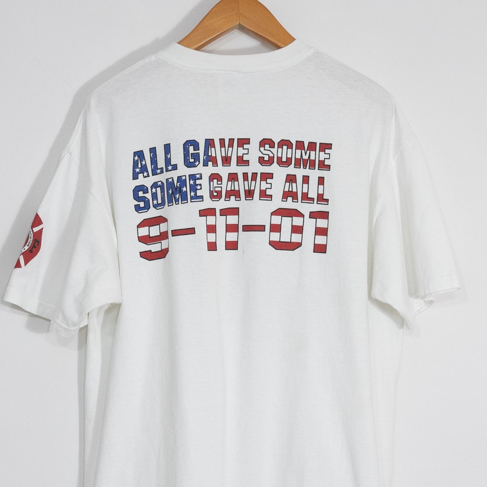 Vintage Vintage Y2K 911 New York Fire Dept Memorial T Shirt Mens XL Size US XL / EU 56 / 4 - 10 Thumbnail