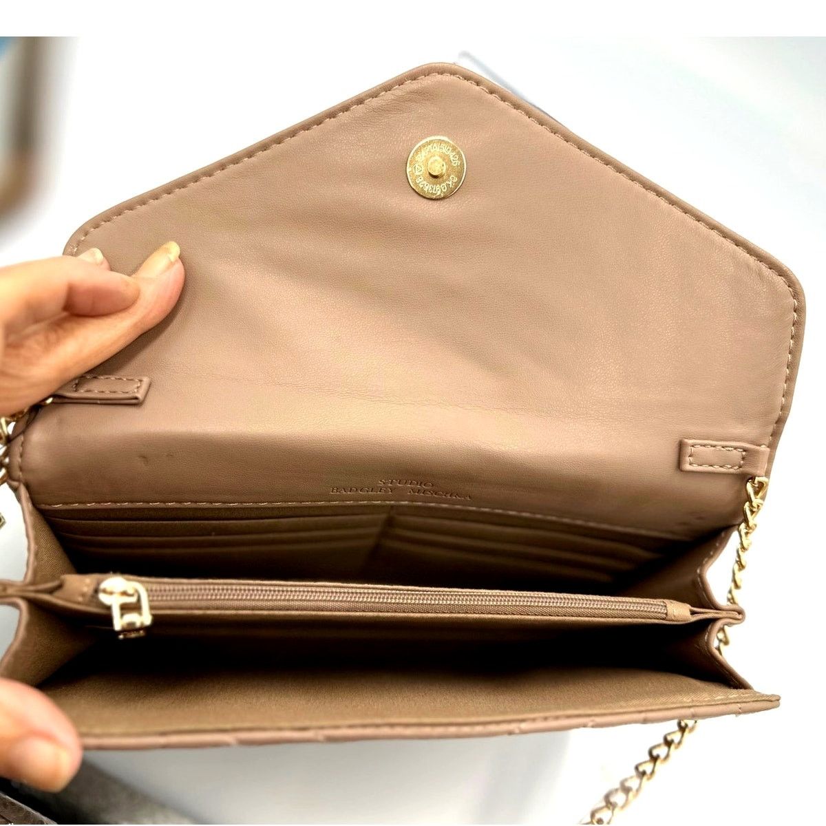 Badgley Mischka Badgley Mischka Crossbody Chevron Quilted Center Cover Taupe Size ONE SIZE - 7 Thumbnail