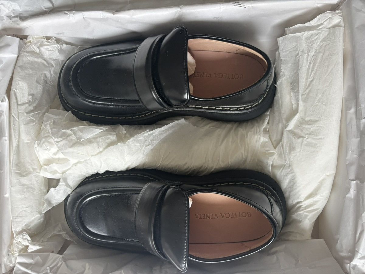 Bottega Veneta Bottega Veneta Swell Loafer 40 Size US 7 / EU 40 - 8 Thumbnail