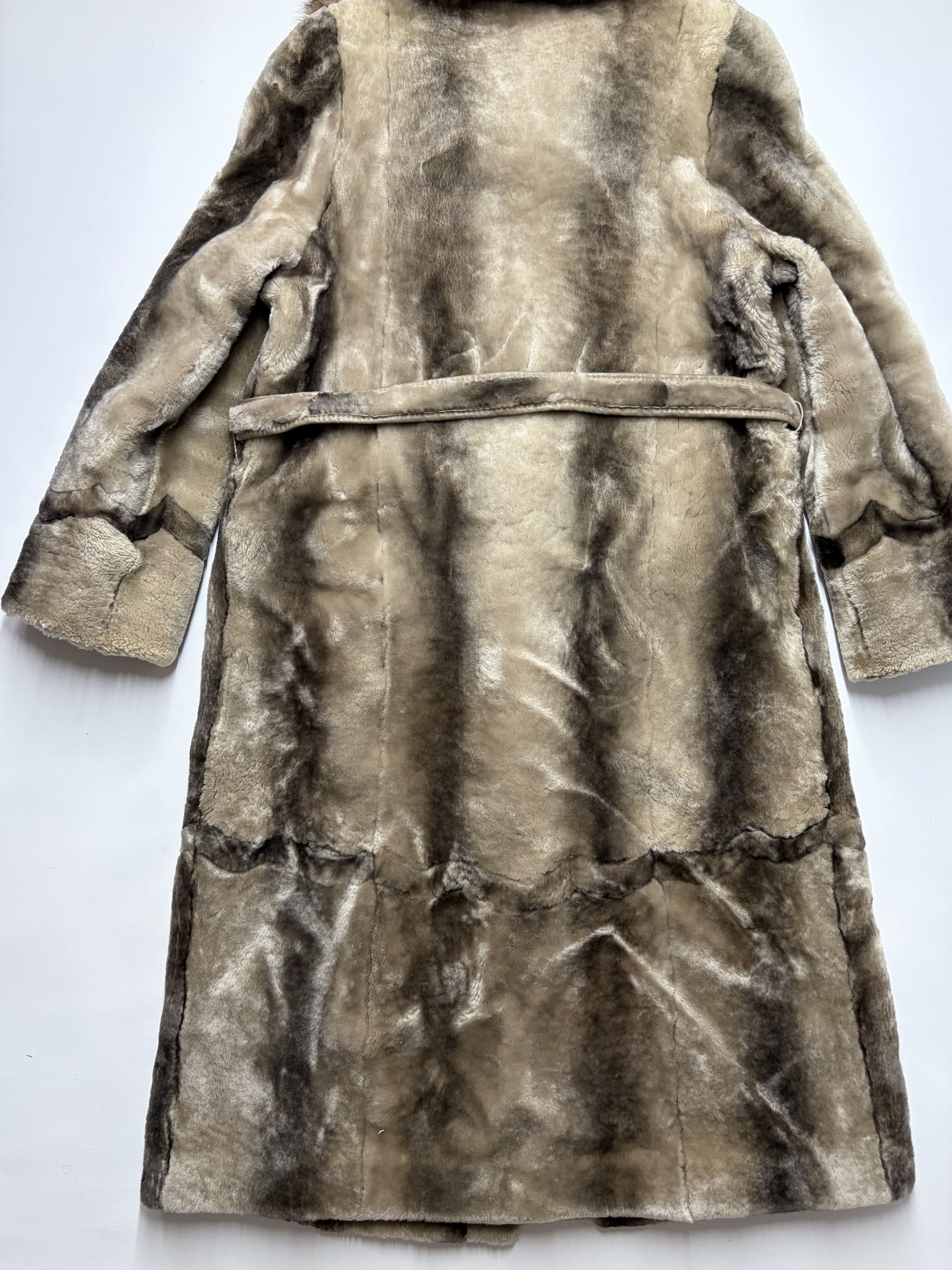 Vintage Vintage Long Real Fur coat Size L / US 10 / IT 46 - 13 Thumbnail