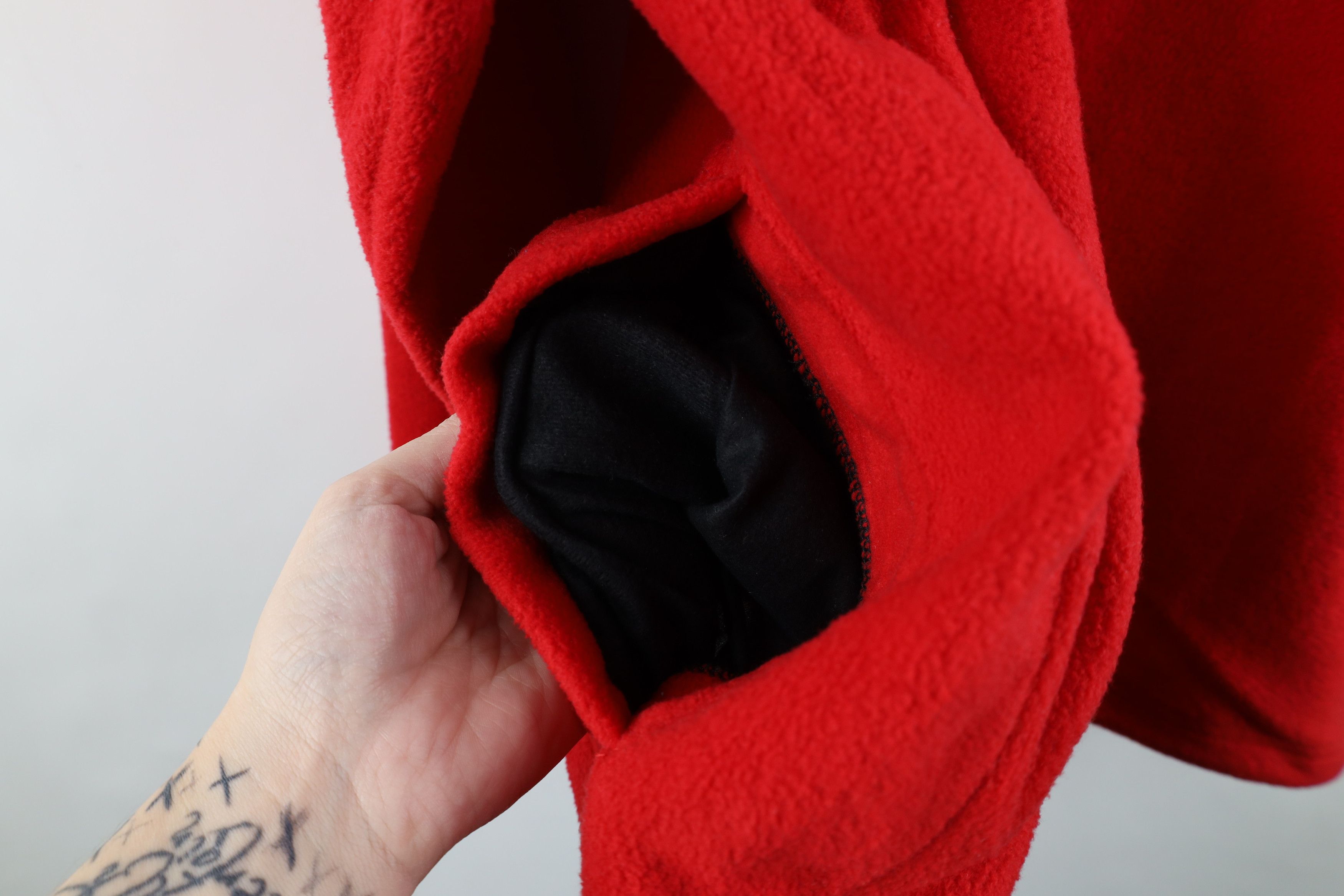 Vintage Vintage 90s University Basketball Fleece Jacket Red USA Size US L / EU 52-54 / 3 - 12 Thumbnail