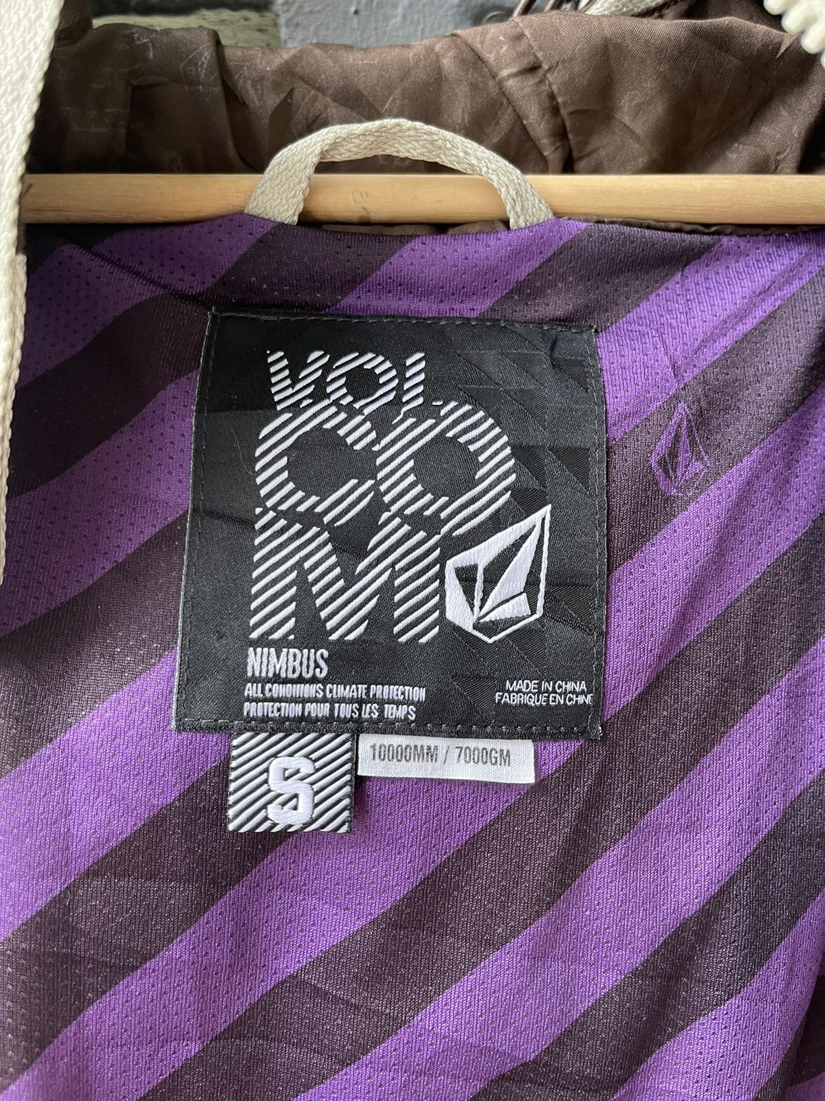 Snow Peak Volcom Nimbus snow board & Ski jacket 📸 Size US S / EU 44-46 / 1 - 3 Thumbnail
