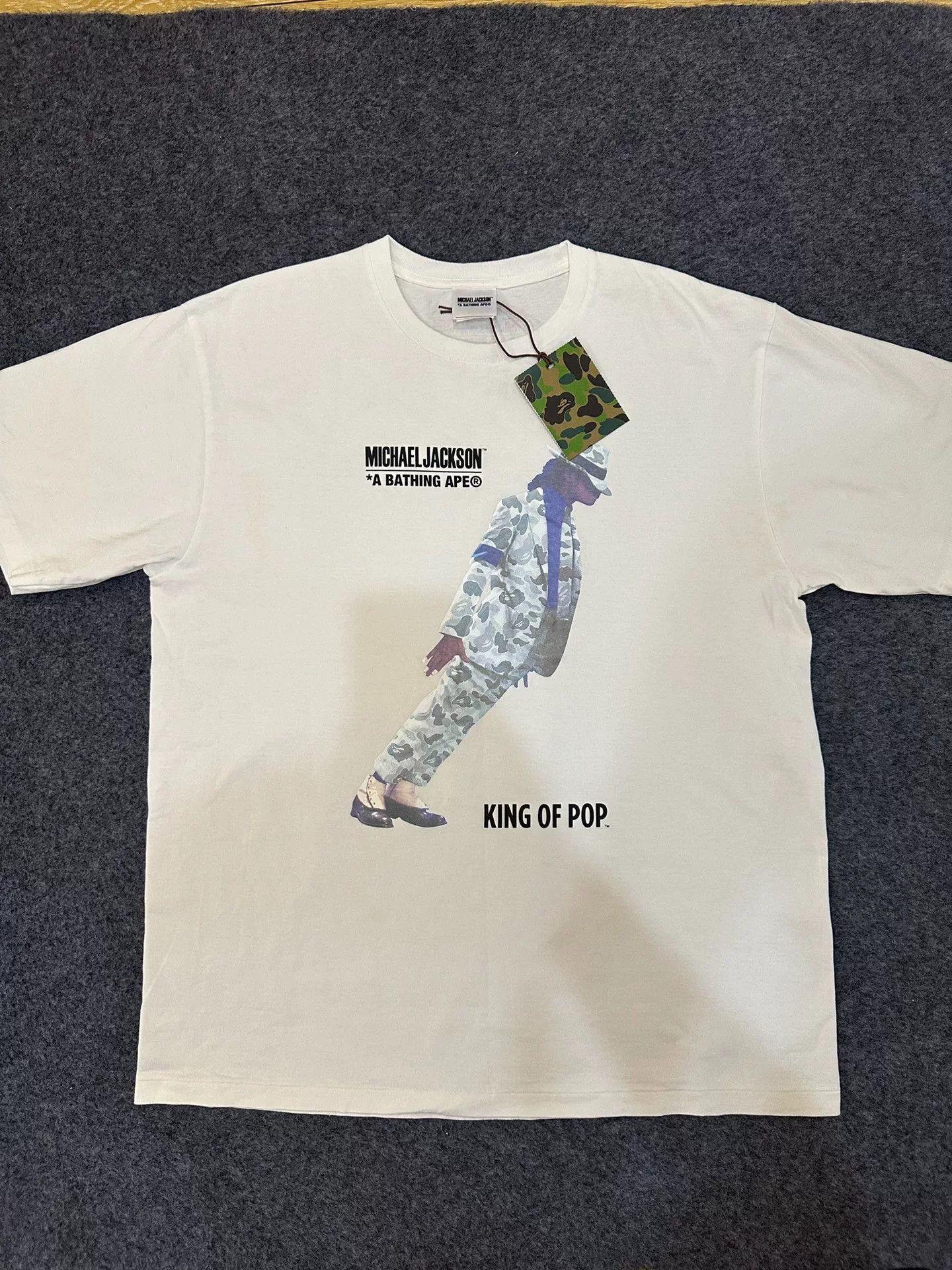 Bape Bape T Multi Glow T-Shirt Casual Size US XXL / EU 58 / 5 - 1 Thumbnail