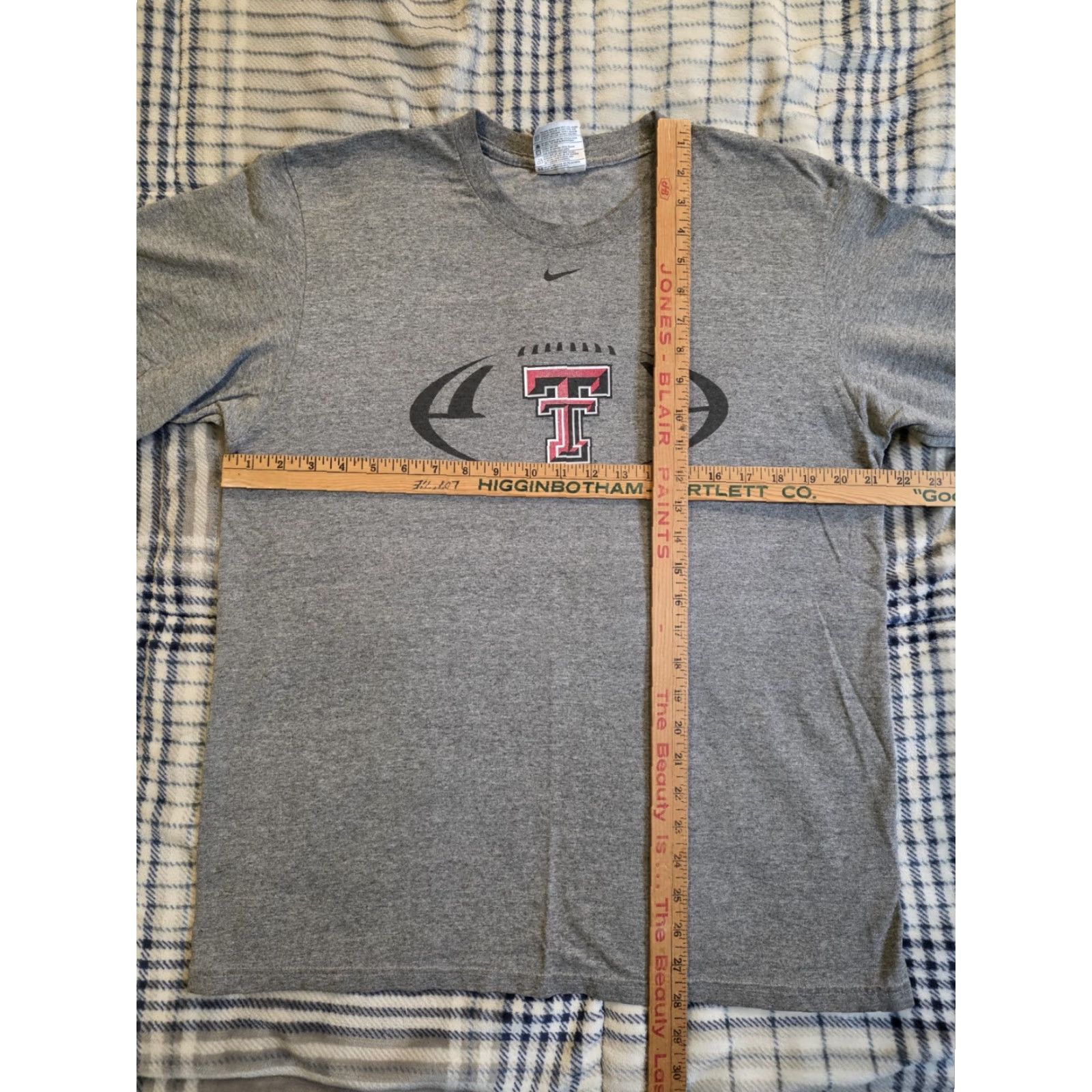 Nike VINTAGE Nike Center Swoosh T Shirt Gray Men's Medium Texas Tech Football Shirt Swoosh Logo Graphic Print College Sports University 90s? Size US M / EU 48-50 / 2 - 6 Thumbnail