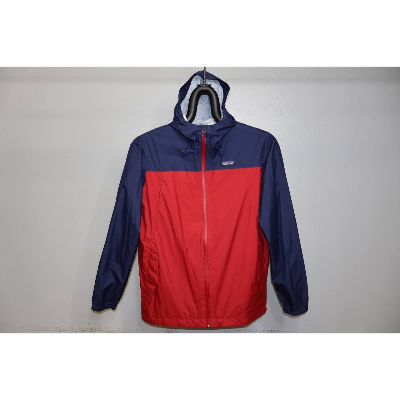 Patagonia Patagonia Men’s Rainerdale Jacket Size Medium Classic Red Size US M / EU 48-50 / 2 - 1 Thumbnail