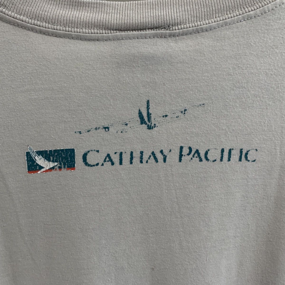 Vintage Vintage 2005 Cathaway Pacific Airlines Calgary Graphic Tee Size US S / EU 44-46 / 1 - 7 Thumbnail