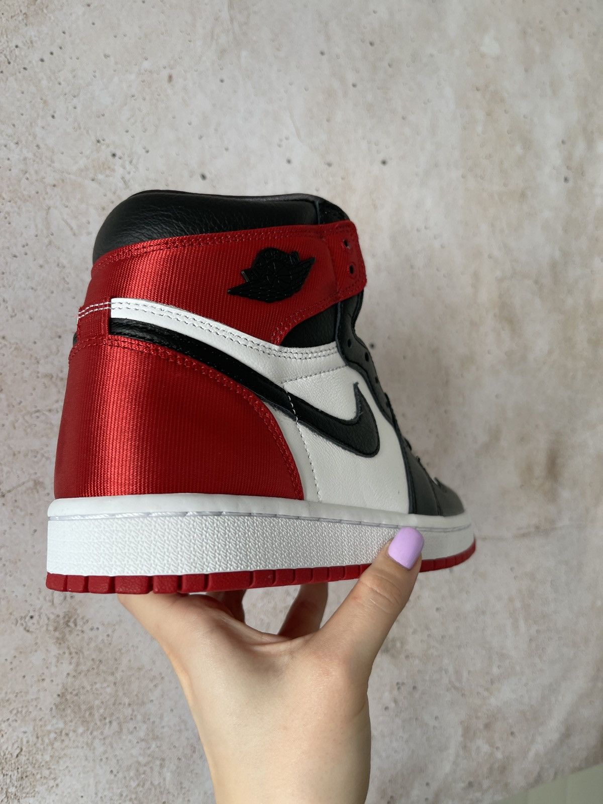 Jordan Brand Jordan 1 Retro High Satin Black Toe (Women's) Size US 12 / IT 42 - 5 Thumbnail