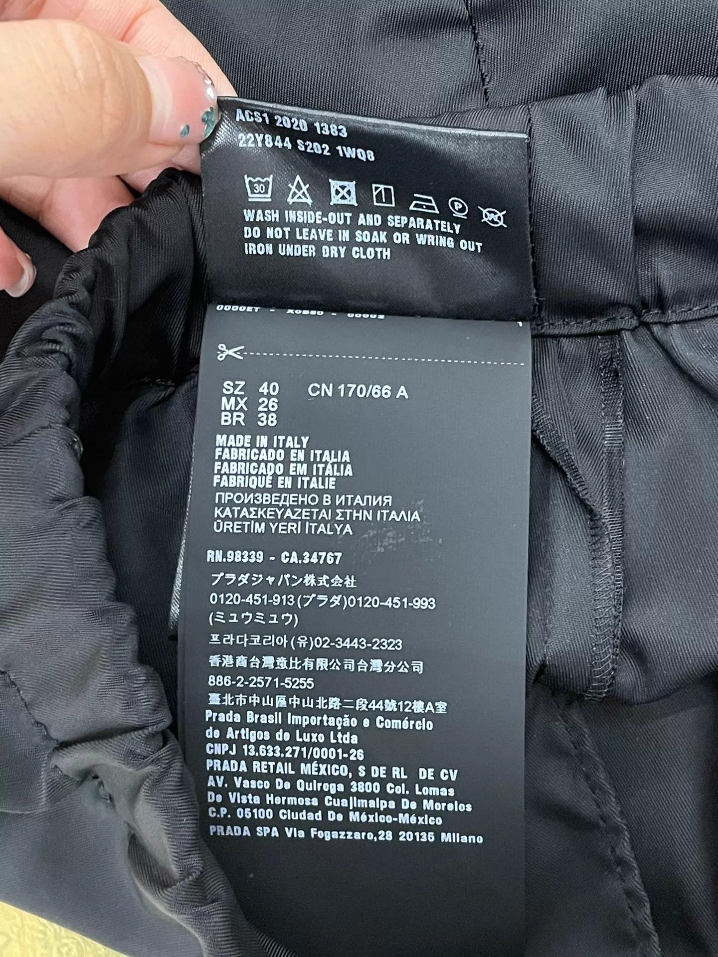 Prada Prada Black Triangle Logo Nylon Pants 40 Size 27" / US 4 / IT 40 - 5 Thumbnail