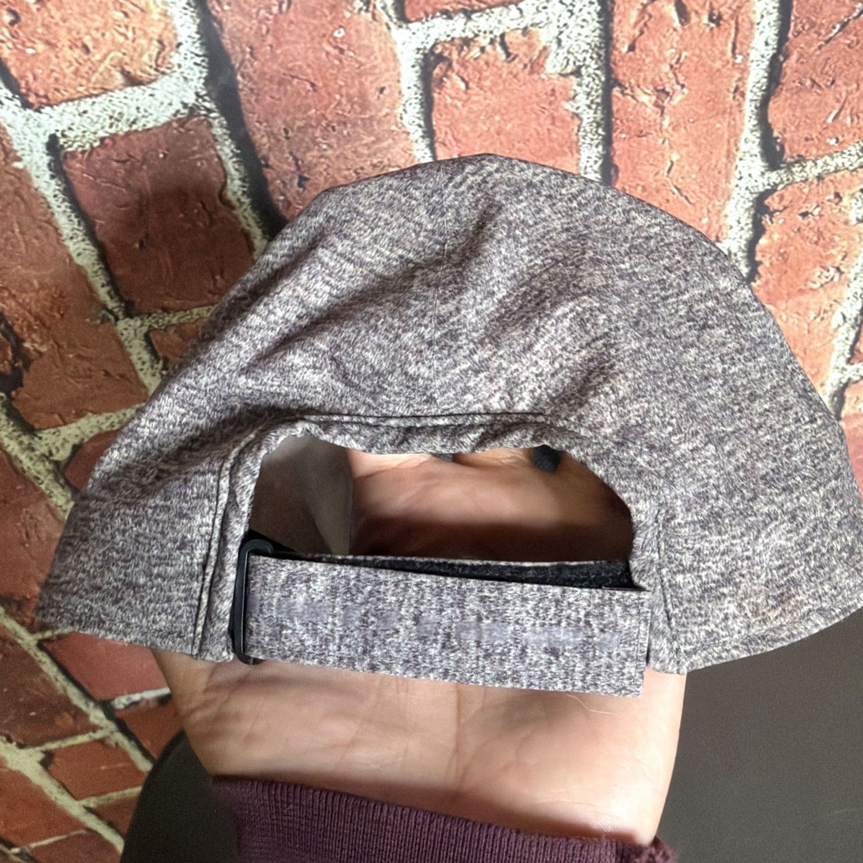 Lululemon Lululemon Lightweight One Size Unisex Gray Running Hat Baseball Cap Unisex Adults One Size Gray Lightweight Hat Size ONE SIZE - 2 Thumbnail