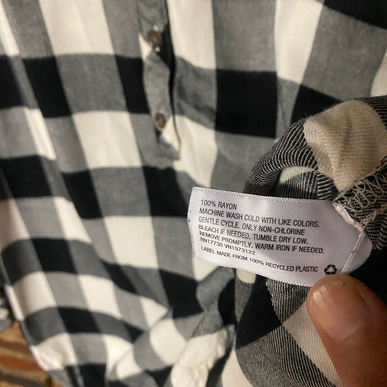 Other Universal Thread Black White Plaid V-Neck Twill Top Small Size S / US 4 / IT 40 - 6 Thumbnail