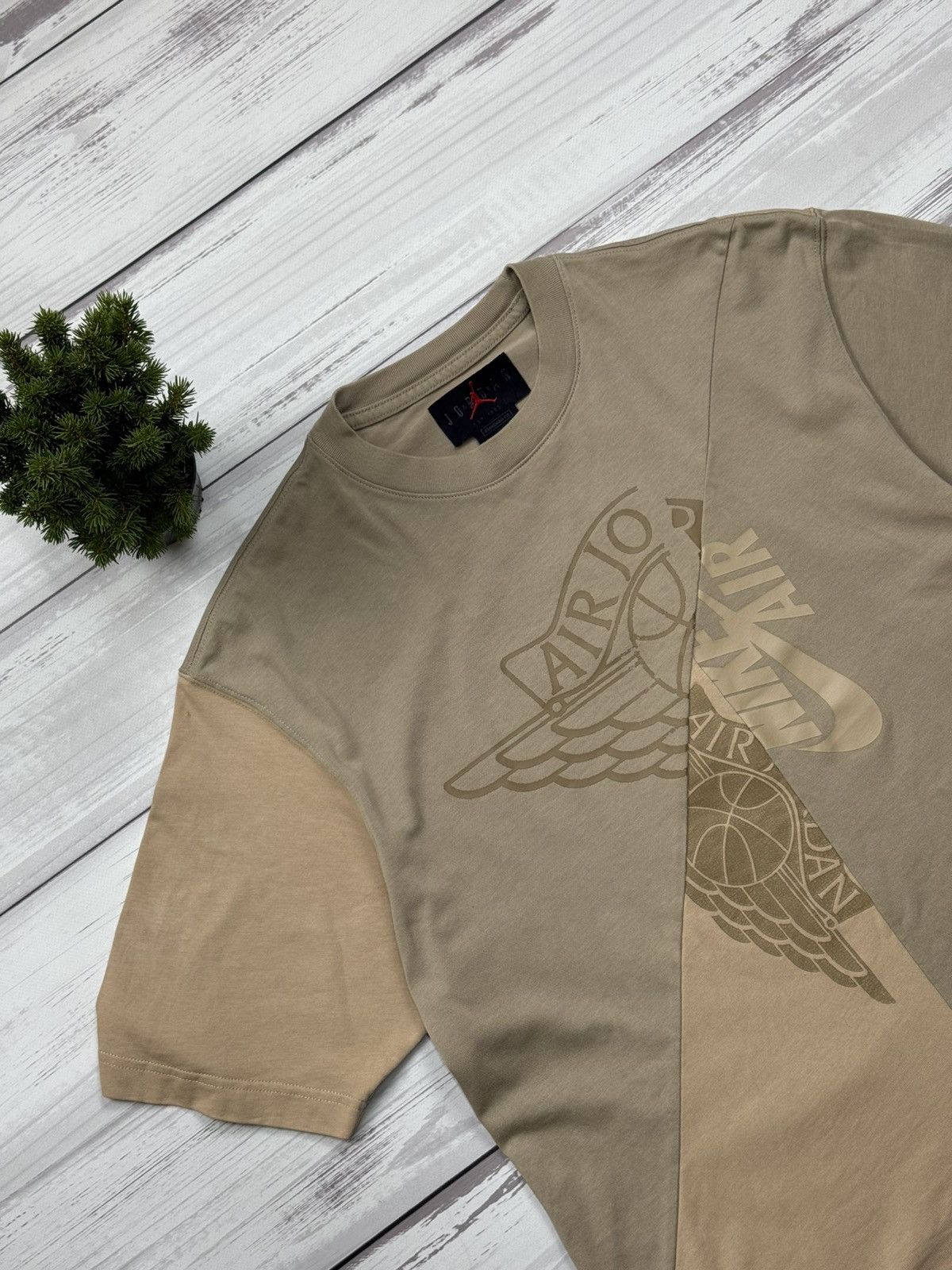 Nike × Travis Scott Travis Scott x Jordan Cactus Jack T-Shirt Beige Size US M / EU 48-50 / 2 - 5 Thumbnail