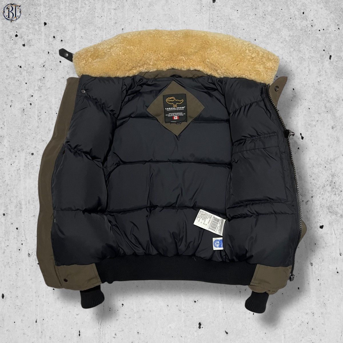 Canada Goose Canada Goose CHILLIWACK men's Airforce shearling bomber Size US XS / EU 42 / 0 - 3 Thumbnail