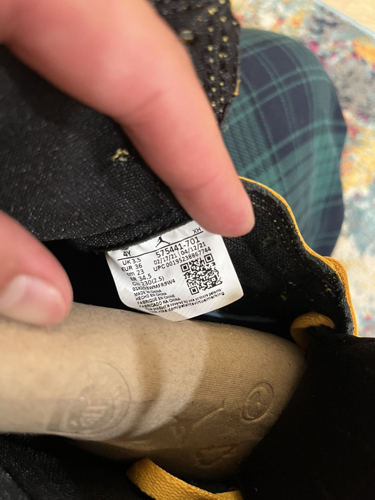 Supreme Jordan 1 pollen BNWT Size US 6 / EU 39 - 8 Thumbnail