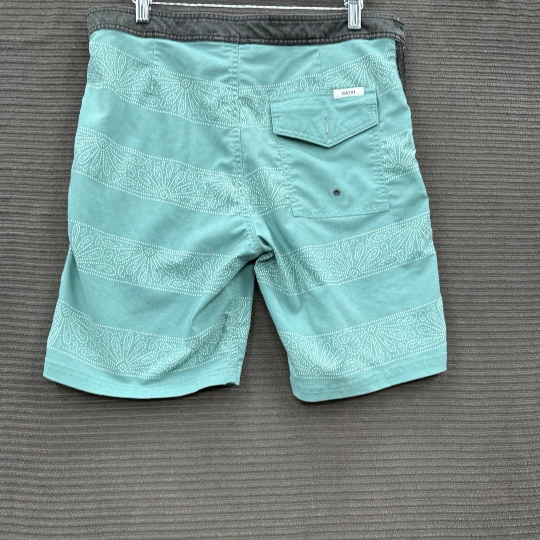 Katin Katin Shorts Men 32 Green Polyester Beach Weekend Outdoors 9' Inseam Drawstring Flat Front Pocket Logo Size US 32 / EU 48 - 2 Thumbnail