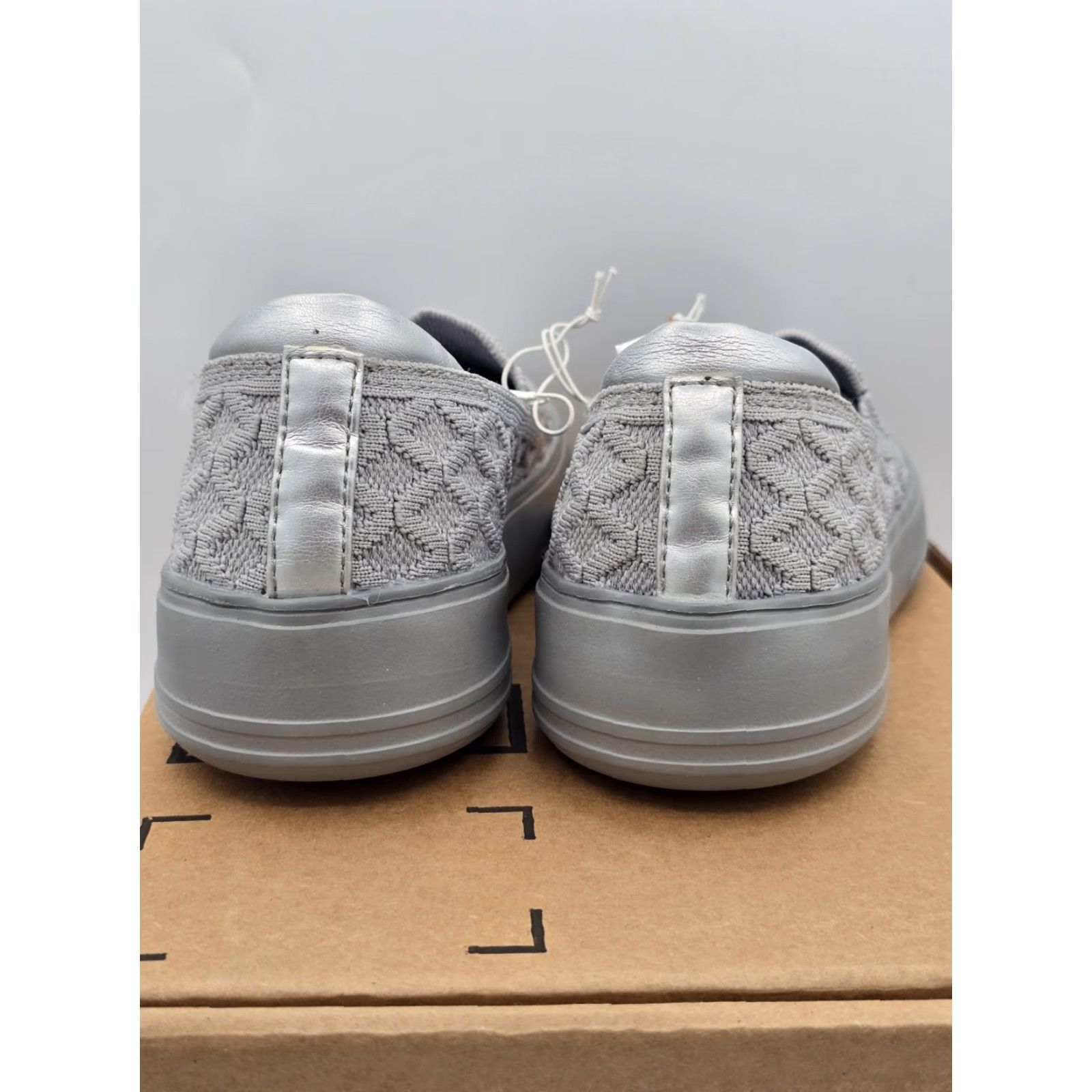 Vintage DEARFOAMS Women's 6.5 Comfort Slip-On Sneaker Gray Casual Sophie Boxer Style Size US 7 / IT 37 - 6 Thumbnail