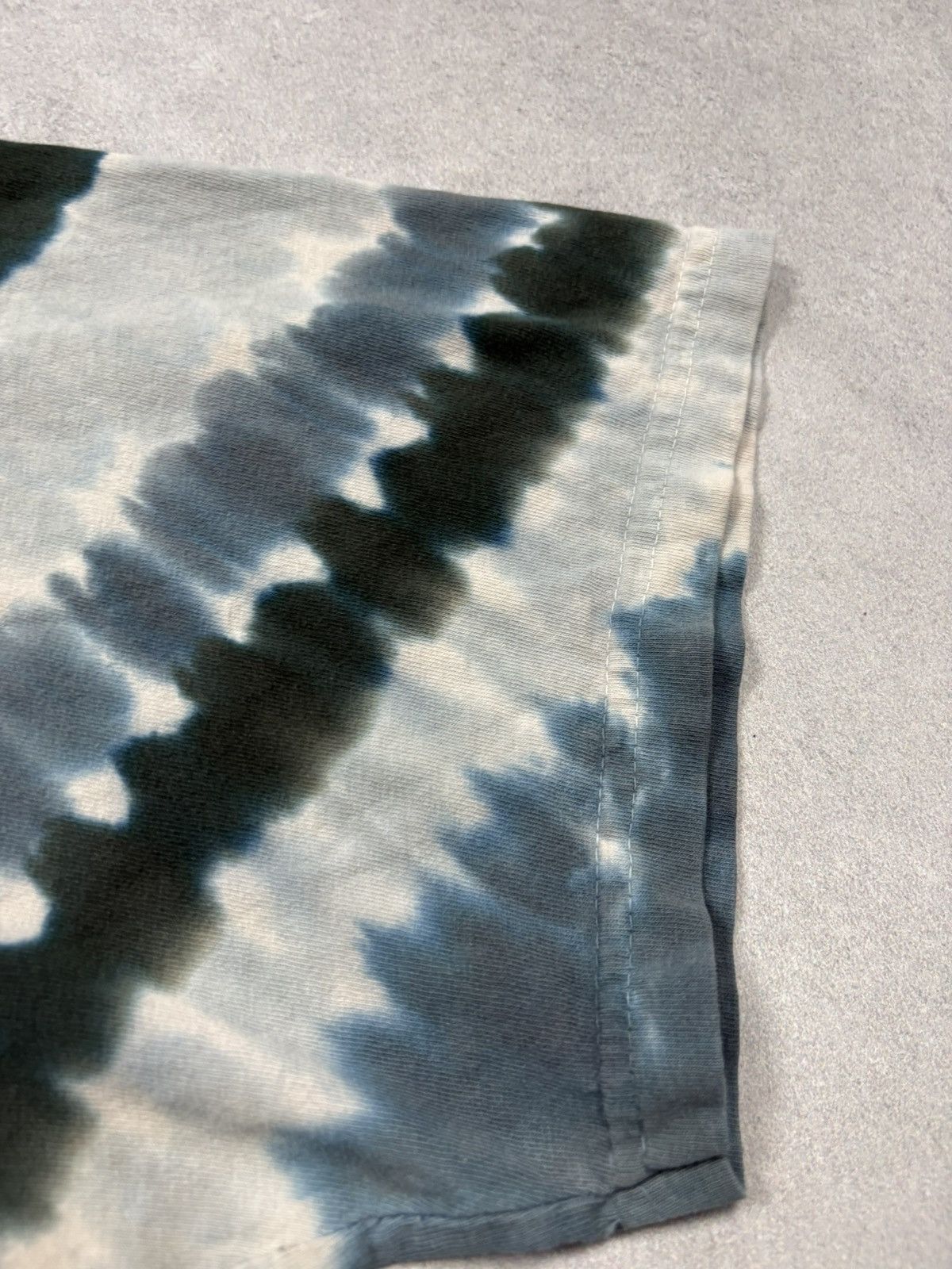 Vintage Vintage 1998 Disney Liquid Blue Skull Tie Dye T Shirt AOP XL Size US XL / EU 56 / 4 - 12 Thumbnail