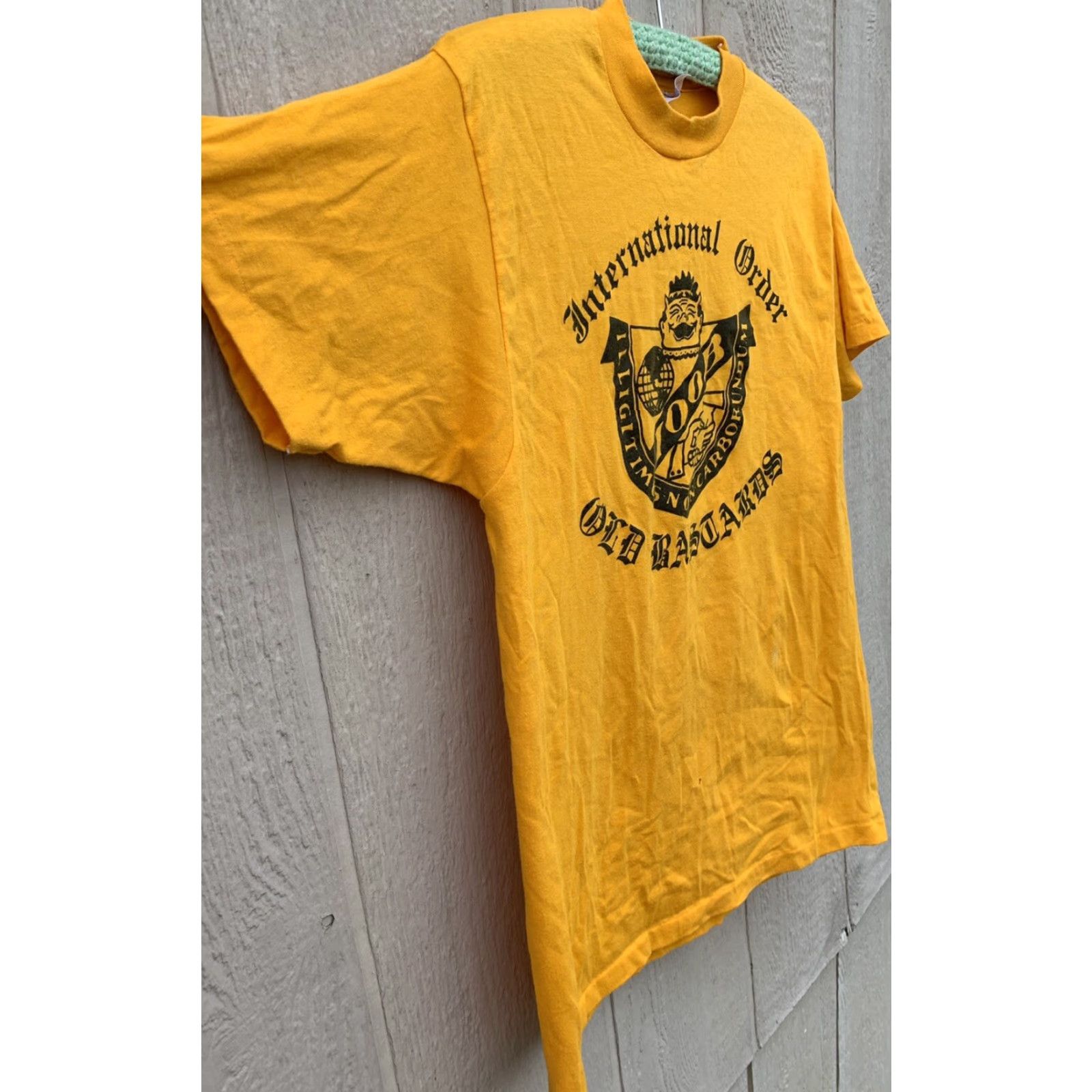 Hanes VINTAGE Hanes T-Shirt IOOB Old Bastards Graphic Print Crew Neck Short Sleeve L Yellow 50/50 Cotton Polyester Men Size US L / EU 52-54 / 3 - 5 Thumbnail