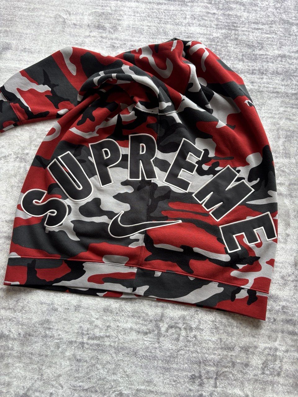 Nike × Supreme SUPREME NIKE ARC CREWNECK red camo Size US L / EU 52-54 / 3 - 5 Thumbnail