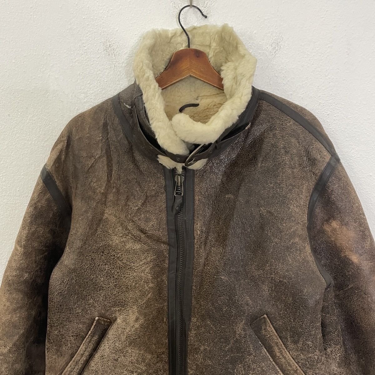Japanese Brand Vintage Dog Fight Military B3 Leather Jacket Size US L / EU 52-54 / 3 - 4 Thumbnail