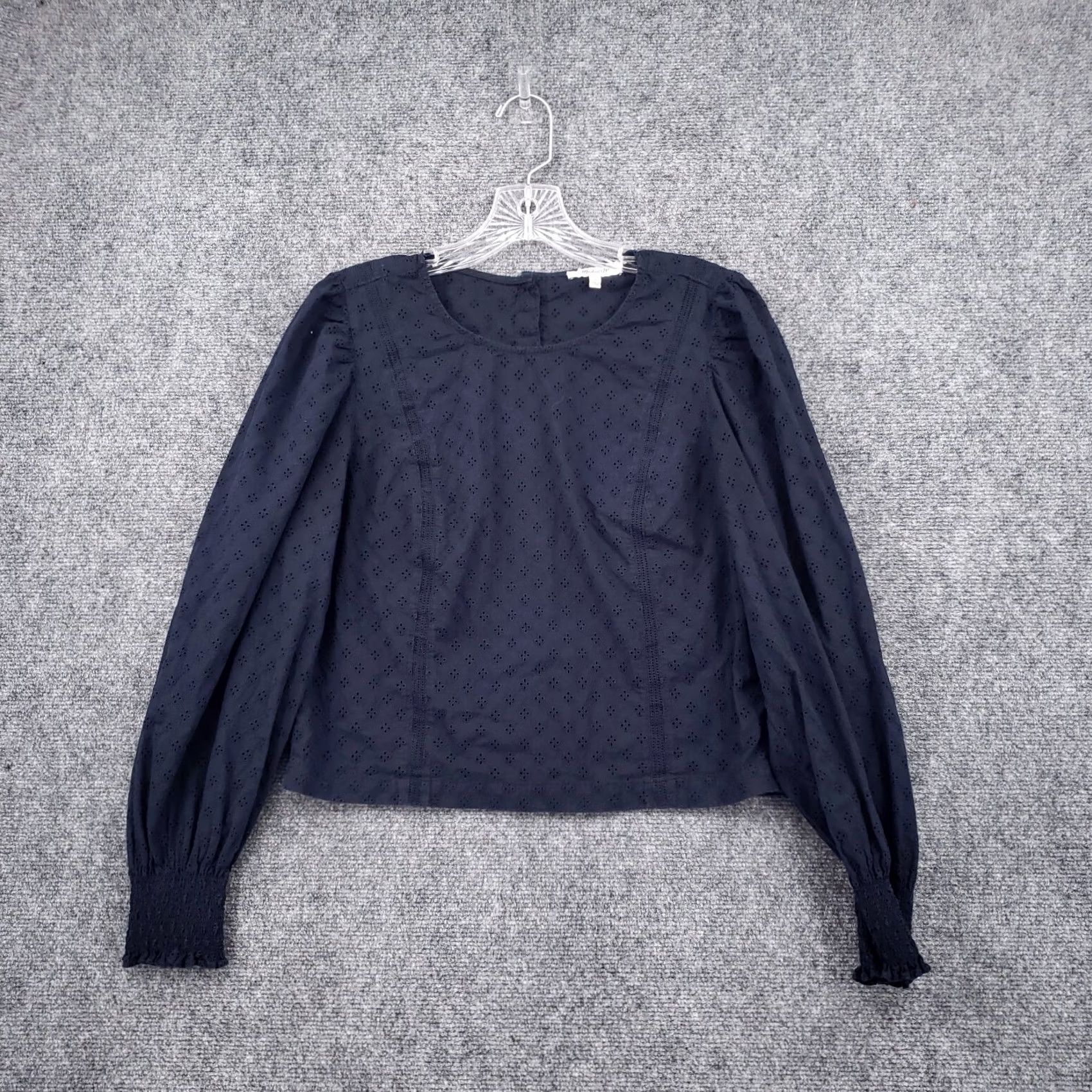 Madewell Madewell Top Blouse Womens 6 Navy Blue Eyelet Button Back Long Sleeve Peasant Bohemian Conference Standout Size M / US 6-8 / IT 42-44 - 2 Thumbnail