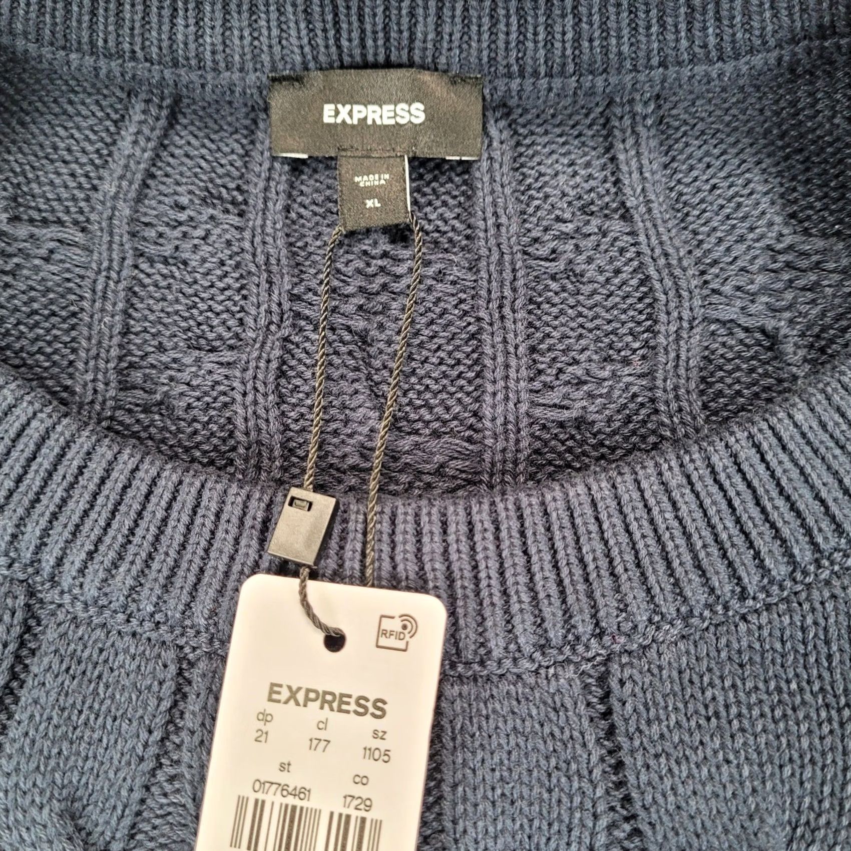 Express Express Mens XL Blue Ombre Cable Knit Crew Neck Sweater New Size US XL / EU 56 / 4 - 3 Thumbnail