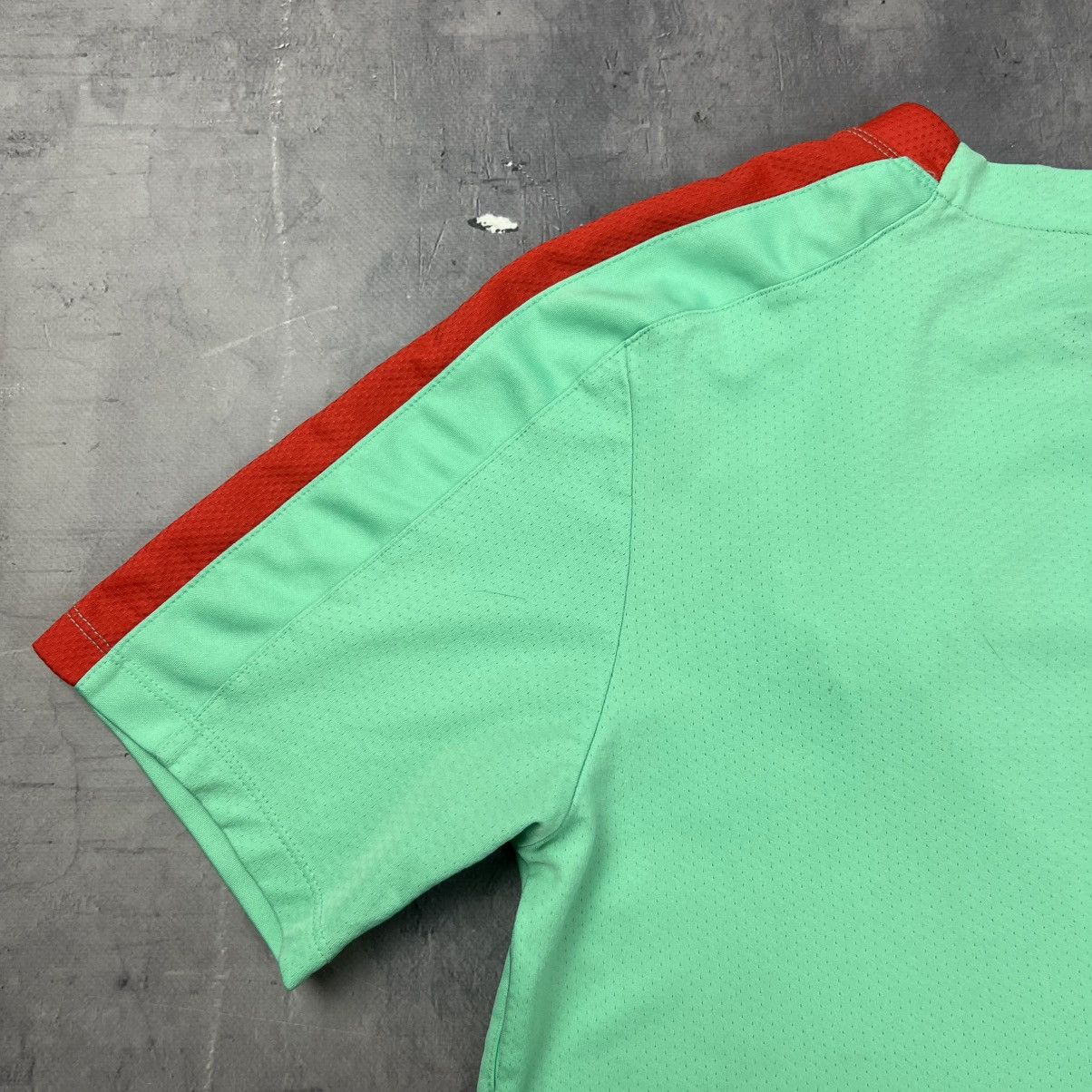 Other Rare! Portugal Nike Training Soccer Jersey Shirt 00s Size US S / EU 44-46 / 1 - 14 Thumbnail