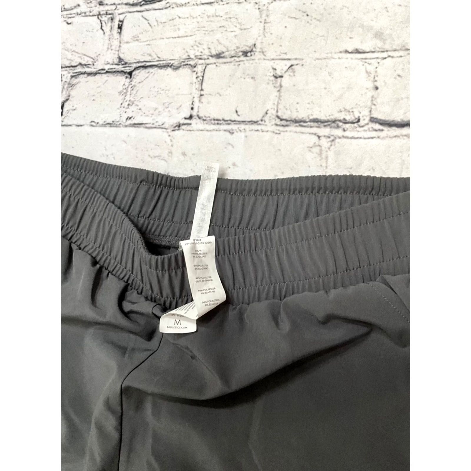 Fabletics FABLETICS WOMENS PANTS Medium Black Polyester Athletic Jogger Slim Tapered Leg 26in Inseam Pull On Yoga Athleisure Spring Summer Fall Size 32" / US 10 / IT 46 - 4 Thumbnail