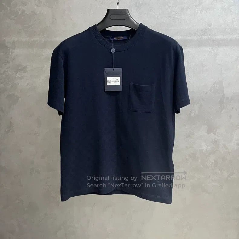 Louis Vuitton Louis Vuitton 24 latest blue solid crewneck patch pocket c Size US M / EU 48-50 / 2 - 1 Thumbnail