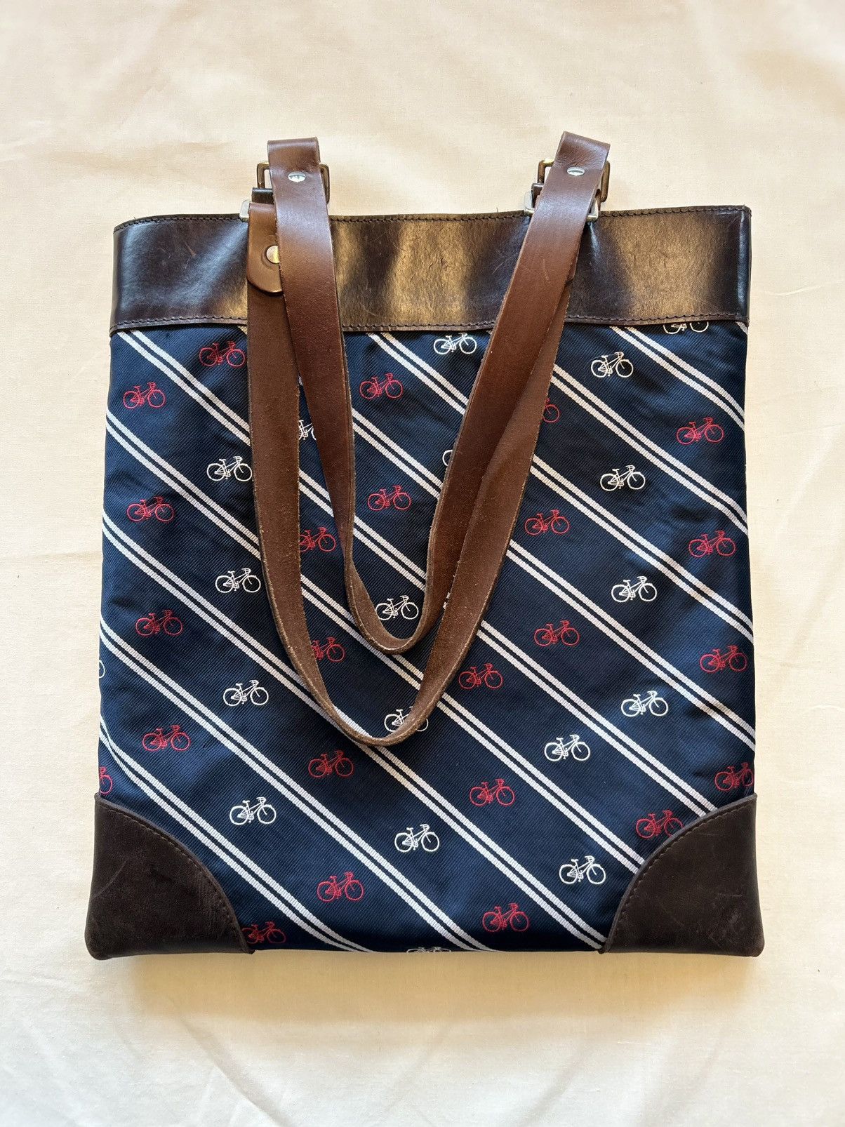Vintage Leather and brocade bicycle tote Size ONE SIZE - 2 Thumbnail