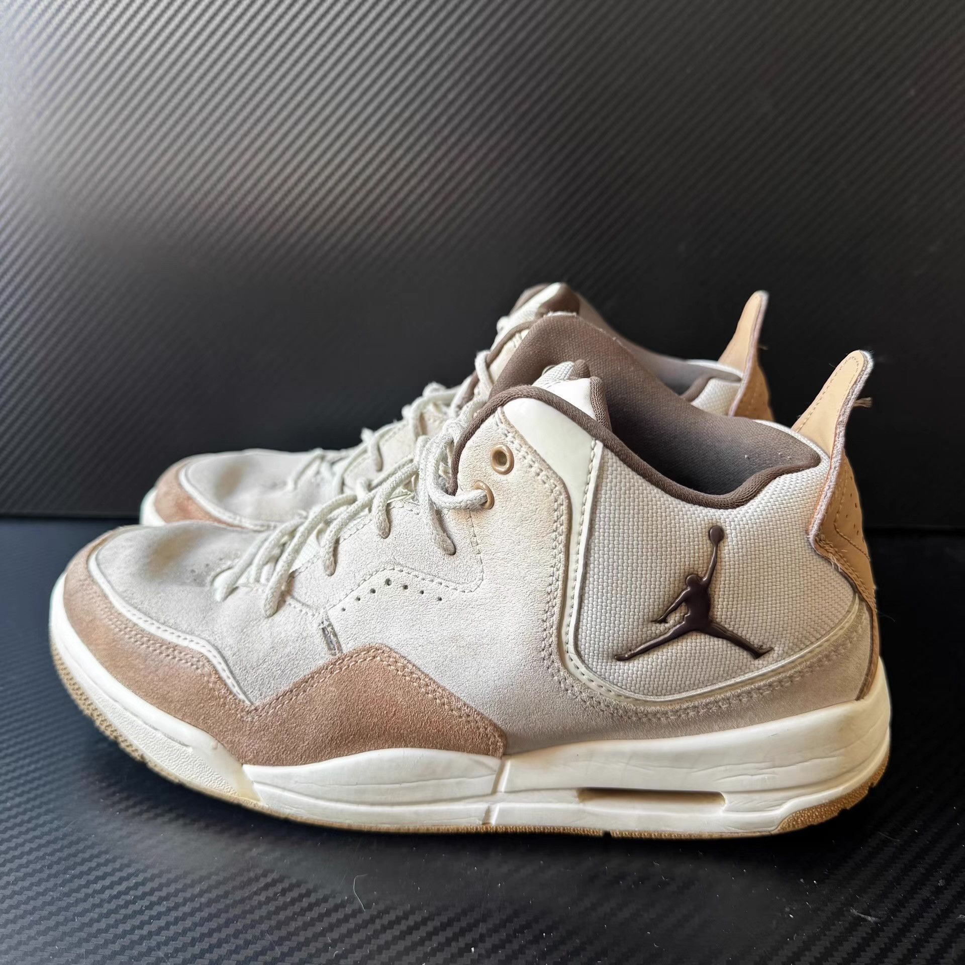 Nike Jordan Courtside 23 Q11 Size US 8.5 / EU 41-42 - 1 Thumbnail