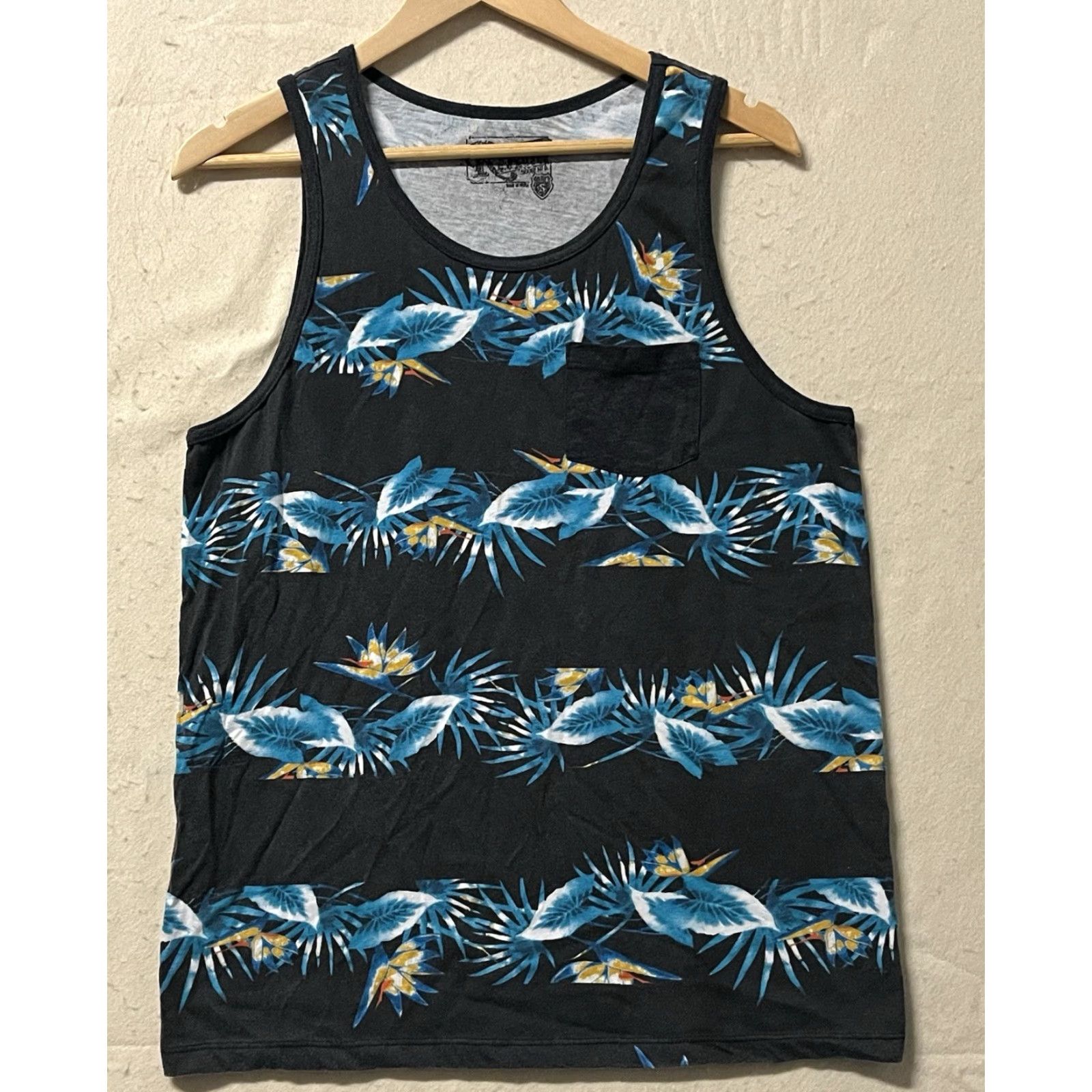 Vintage Retrofit Pocket Muscle Tank Top Black Blue Beach Men's Small T-Shirt Beach Floral Pockets Retrofit Size Small Mens Black Size US S / EU 44-46 / 1 - 2 Thumbnail