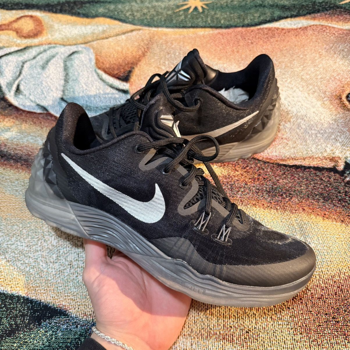 Nike Nike Zoom Kobe Venomenon 5 Size US 10.5 / EU 43-44 - 1 Thumbnail