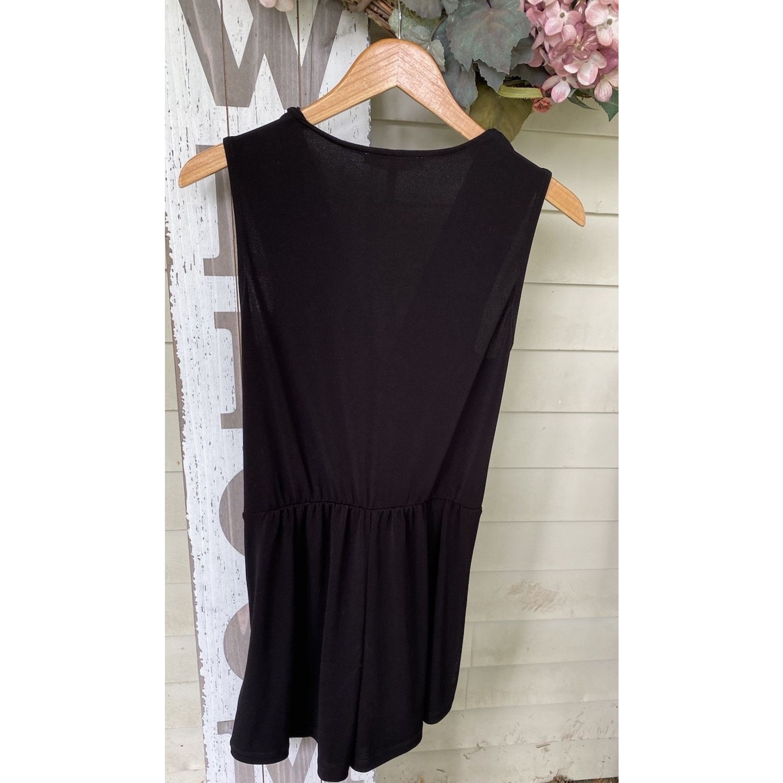 BCBGeneration BCBG ENERATION Women's Black V-neck Shorts Jumpsuits S $78 Size 28" / US 6 / IT 42 - 3 Thumbnail