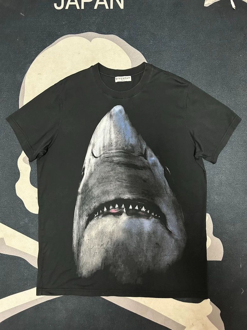 Givenchy Classic Shark Oversize T-shirt dmc