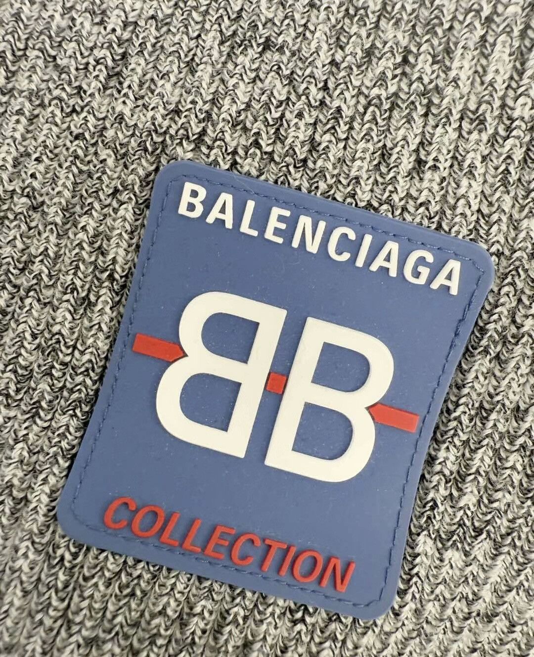 Balenciaga Balenciaga wool sweater, authentic Size S / US 4 / IT 40 - 6 Thumbnail