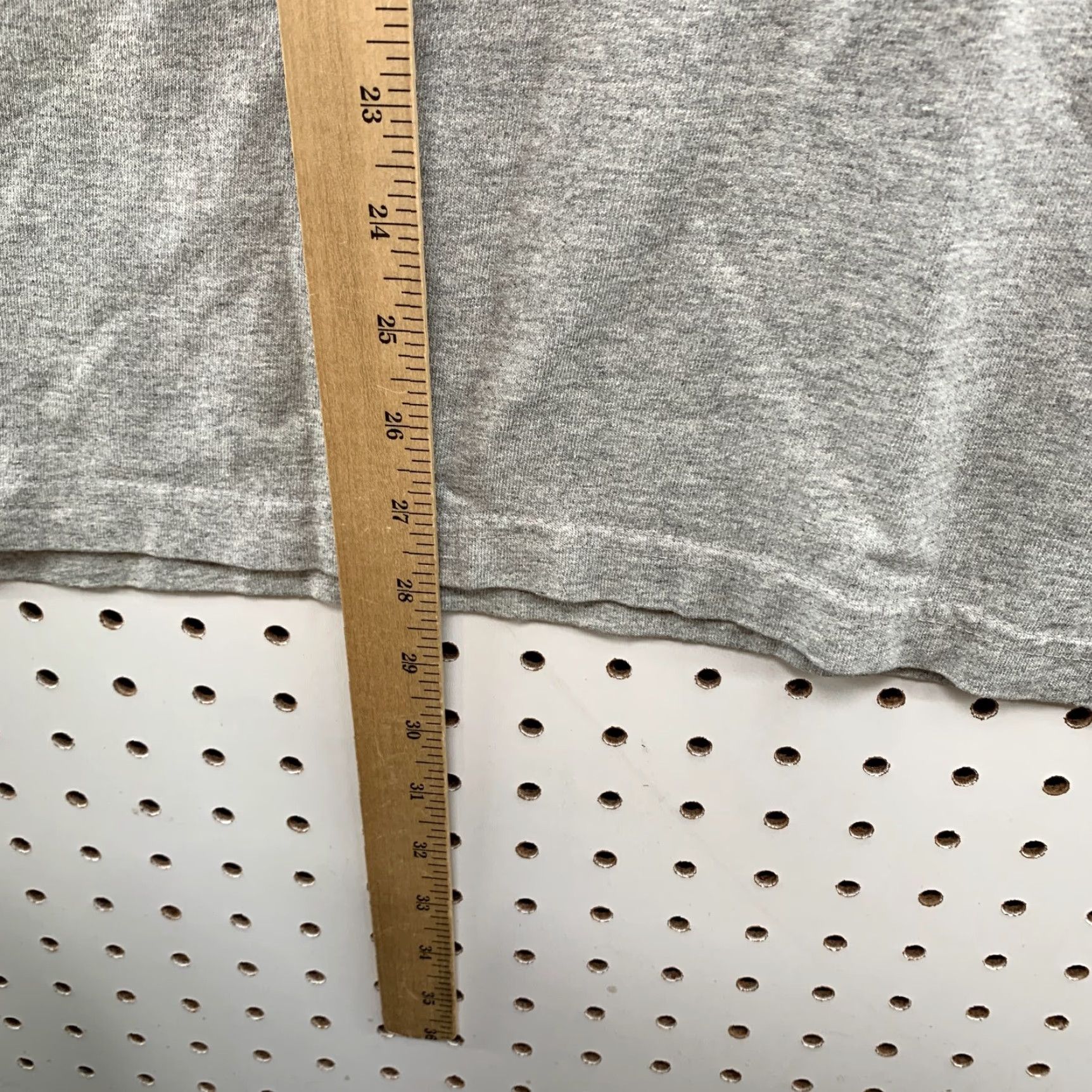 Tommy Hilfiger VINTAGE Tommy Hilfiger Shirt Mens XL Gray Hip Hop Casual Big Flag 24.5x28.5 T-Shirt Crew Neck Short Sleeve Size US XL / EU 56 / 4 - 7 Thumbnail
