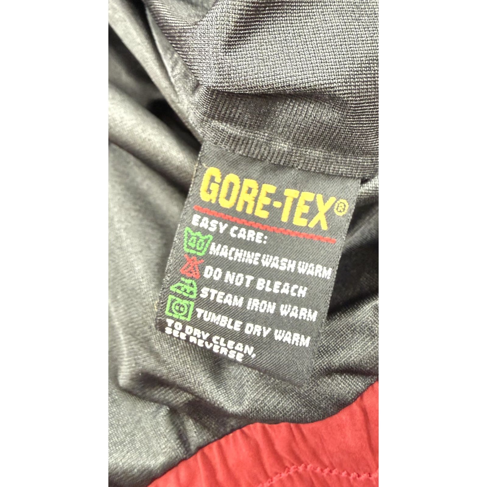 Vintage VINTAGE Tourney Jacket Womens Large Red Gore-Tex Pullover Windbreaker 90s Size L / US 10 / IT 46 - 4 Thumbnail