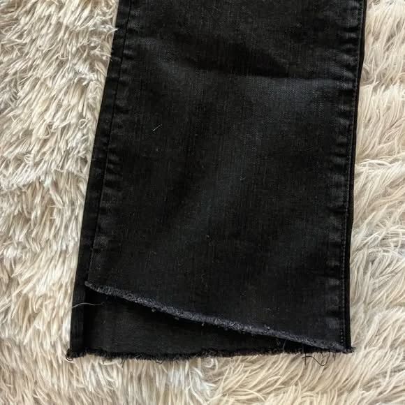 MOTHER MOTHER Mid-Rise Crop Step Fray Jeans. Size 31 Size 31" - 8 Thumbnail