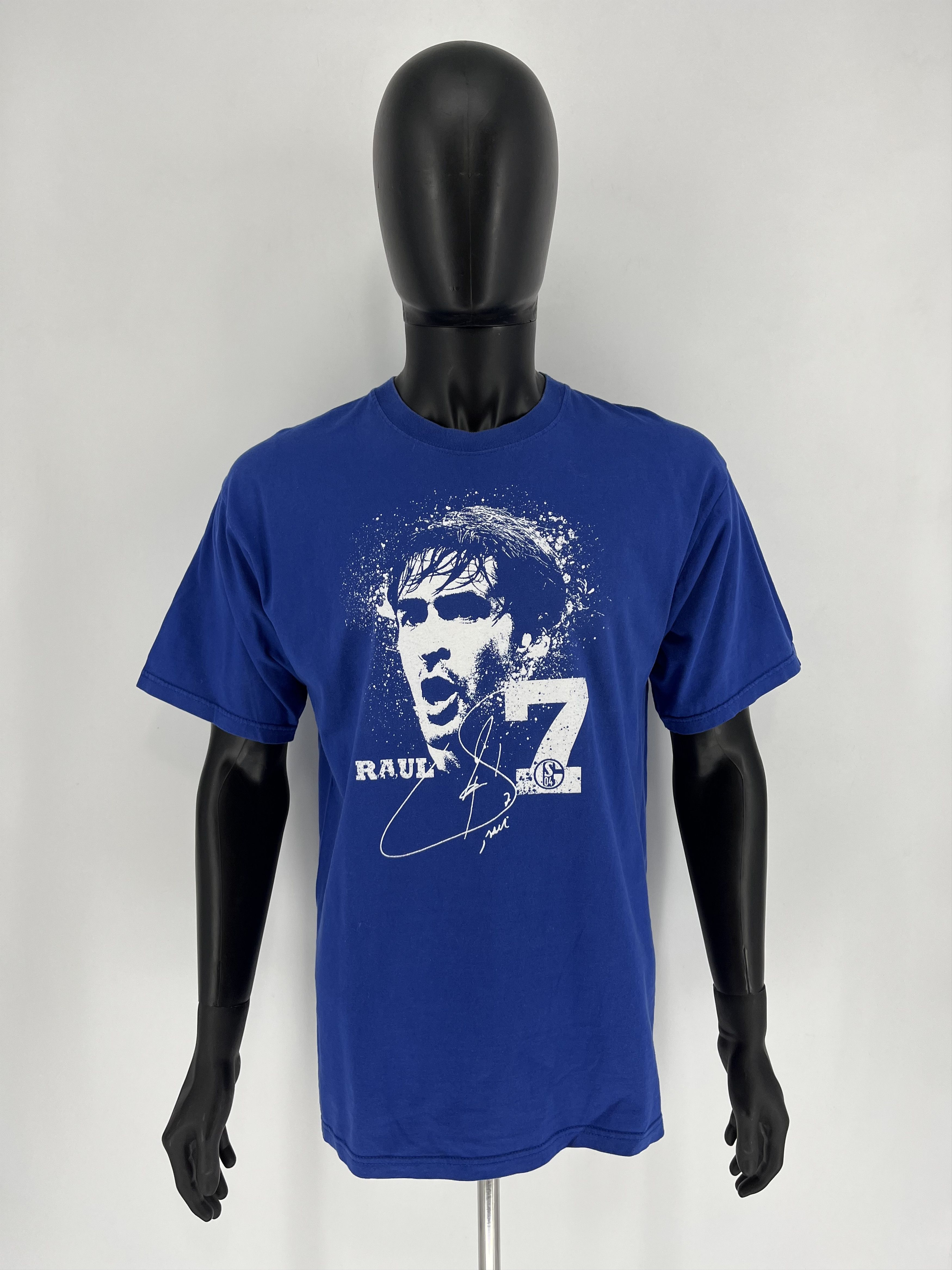 Vintage Vintage 2010 Raul Gonzalez Shalke 04 Players Bootleg Tshirt Size US L / EU 52-54 / 3 - 2 Thumbnail