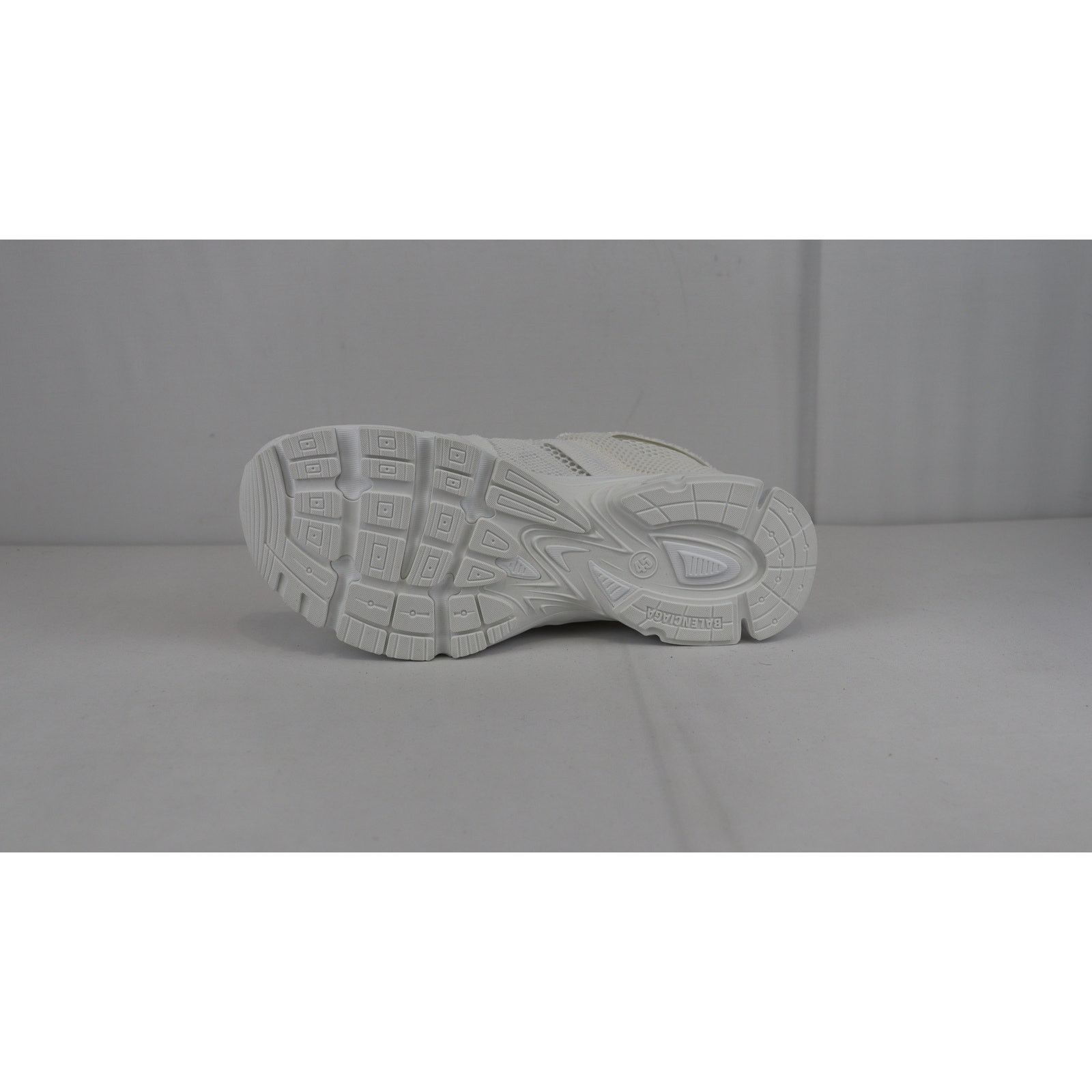 Balenciaga o1rshd1 Q:2 / Monocolor Fabric / Mesh Phantom Sneakers White Size US 11 / EU 44 - 4 Thumbnail