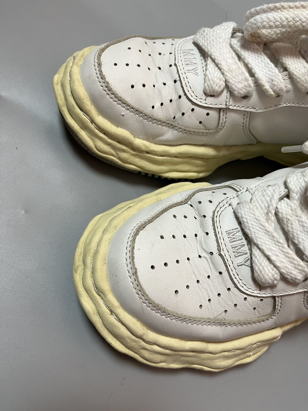 Maison MIHARA YASUHIRO Maison Mihara Yasuhiro “Wayne” white leather yellow sole Size US 7 / EU 40 - 4 Thumbnail