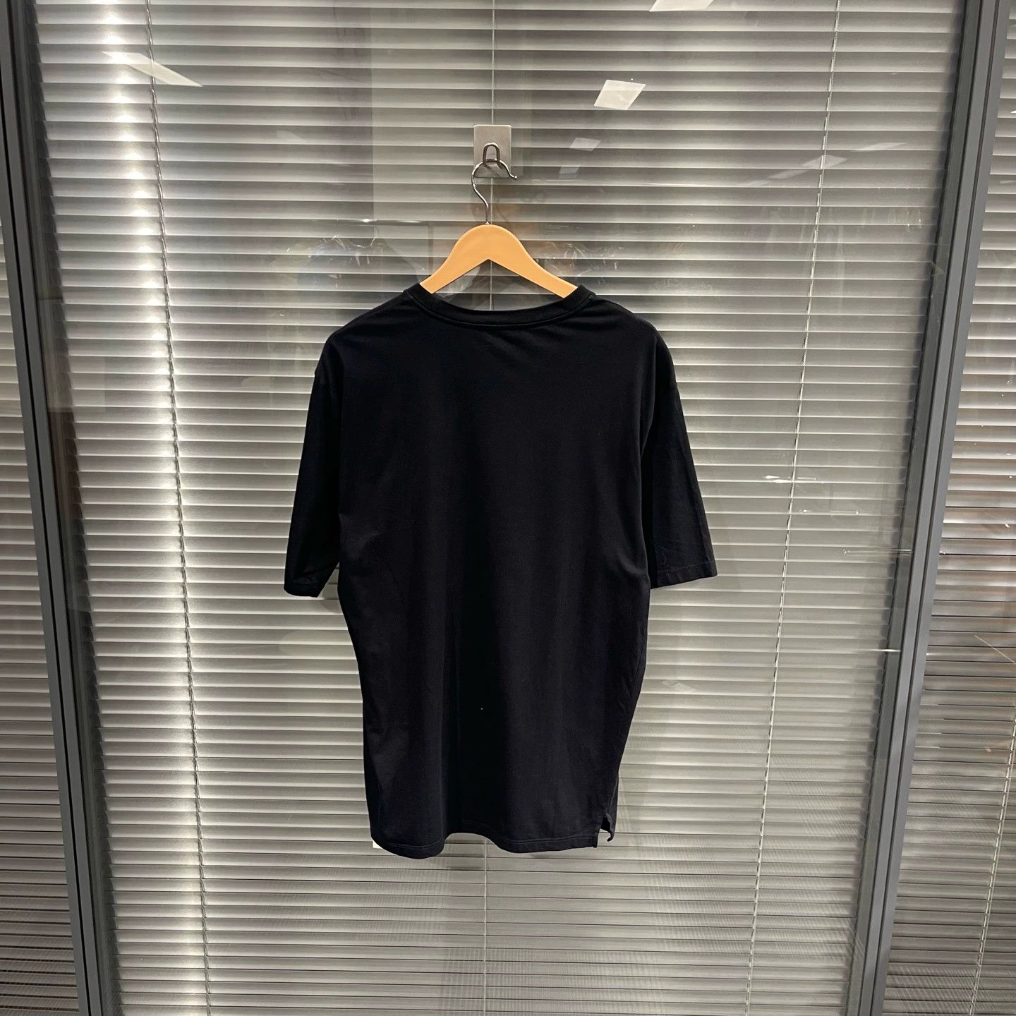 Prada Prada letter print short sleeve tee L 95new Size US L / EU 52-54 / 3 - 2 Thumbnail