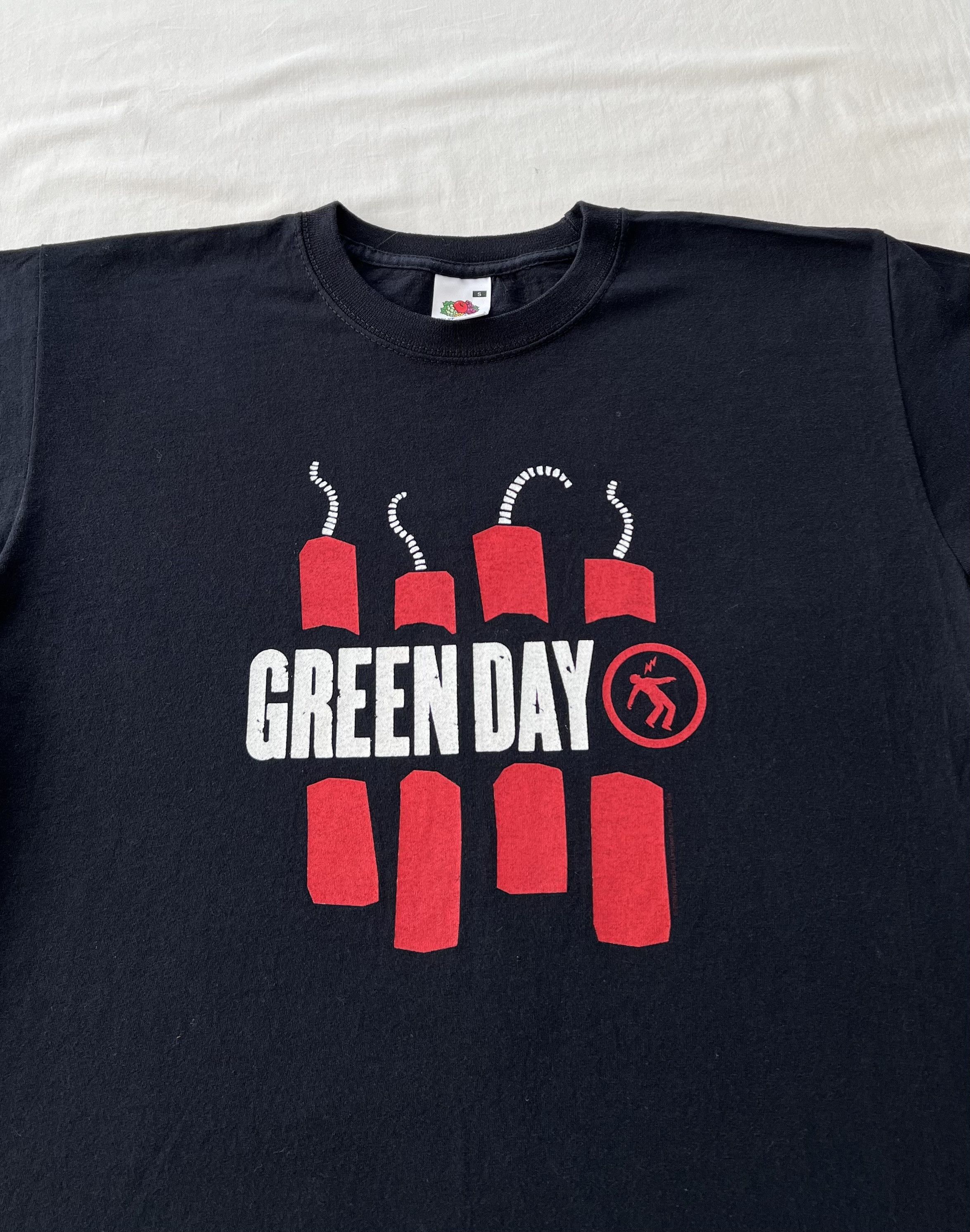 Band Tees Vintage 2005 Green Day American Idiot Black T-shirt Size US S / EU 44-46 / 1 - 5 Thumbnail