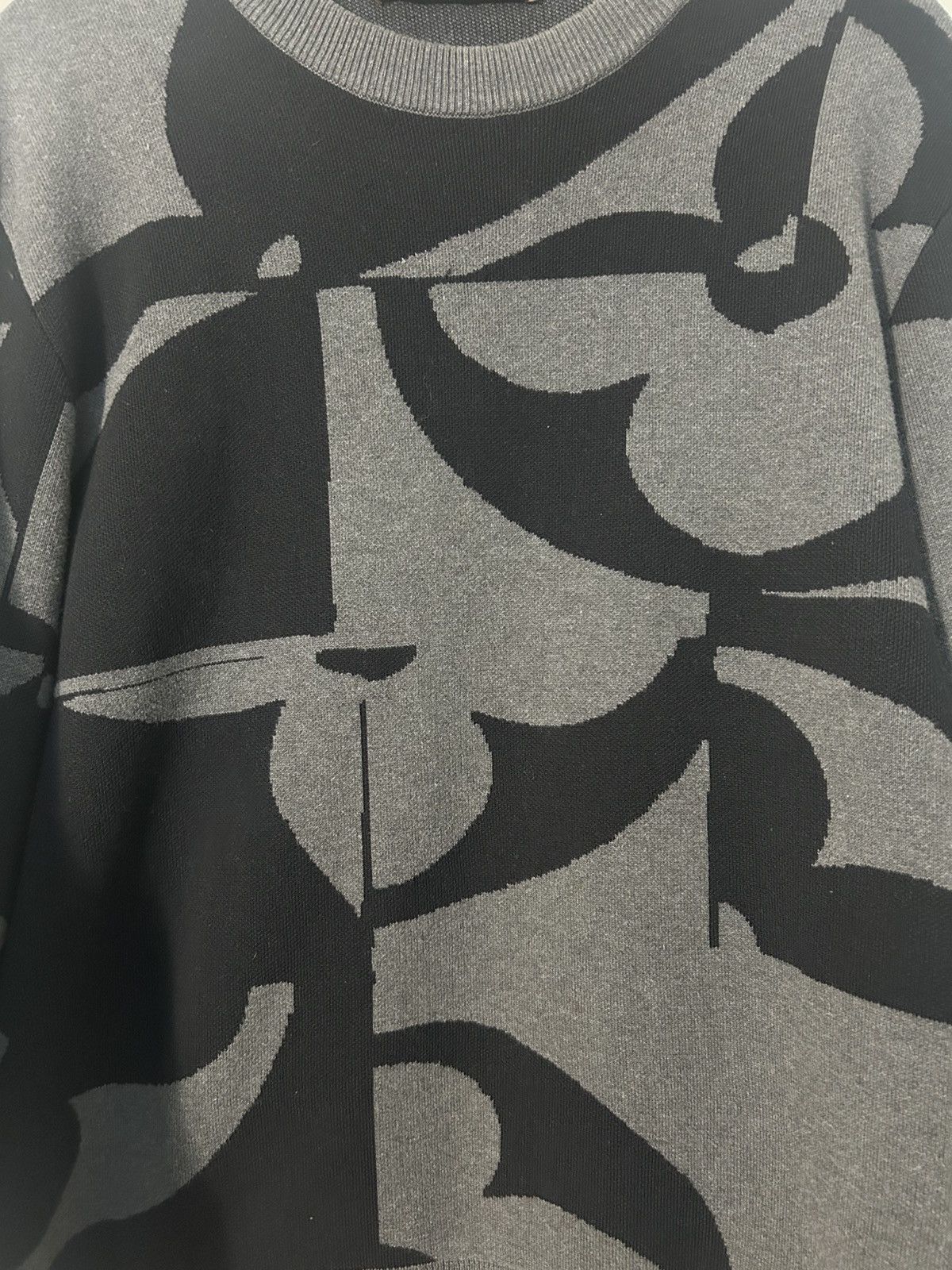 Louis Vuitton Louis vuitton monogram flower crew neck sweater black grey Size US M / EU 48-50 / 2 - 2 Thumbnail