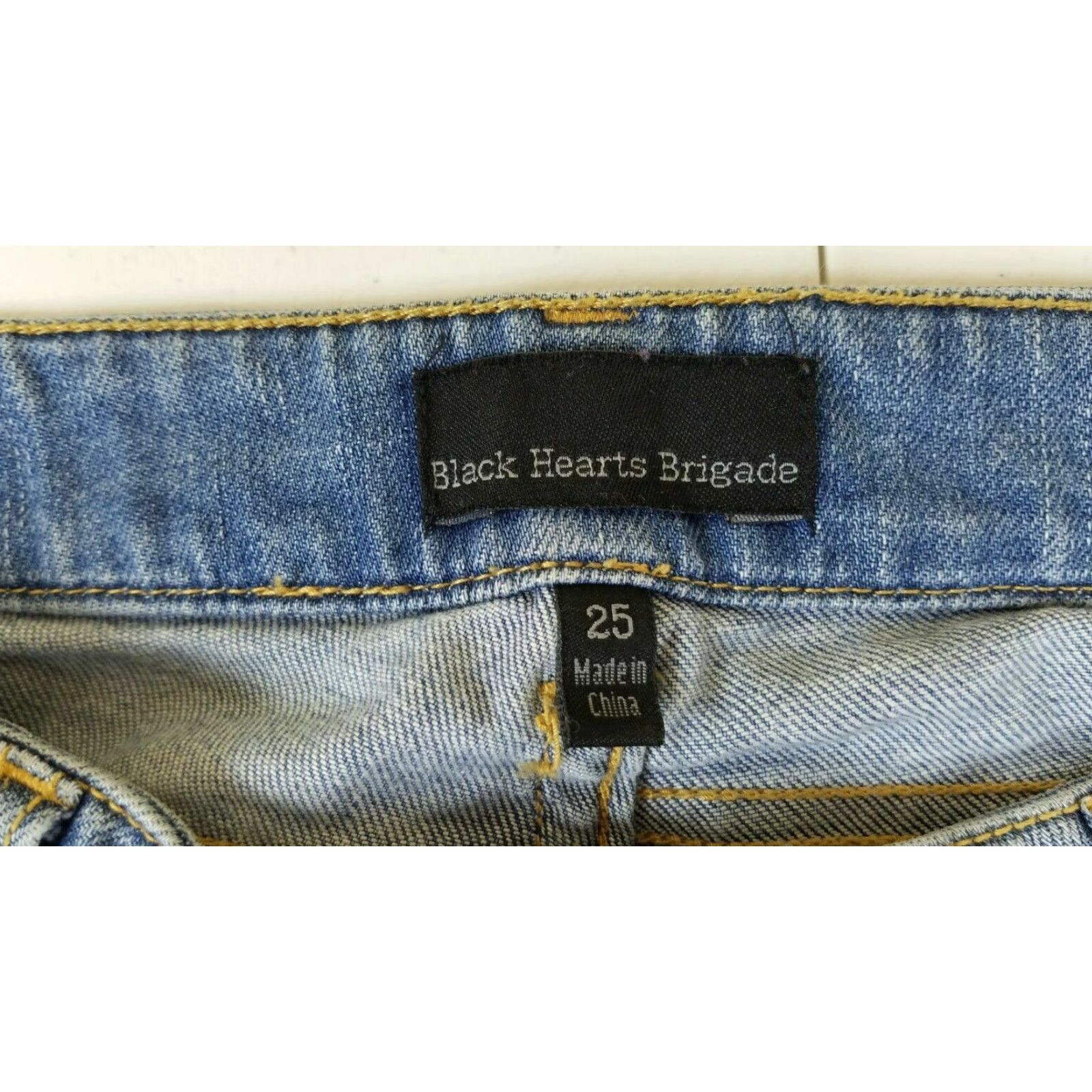 Vintage BLACK HEARTS BRIGADE Womens Jeans Size 25 Distressed Blue 29" Inseam 7.5" Rise Very Good Condition Size 42" / US 20 - 6 Thumbnail