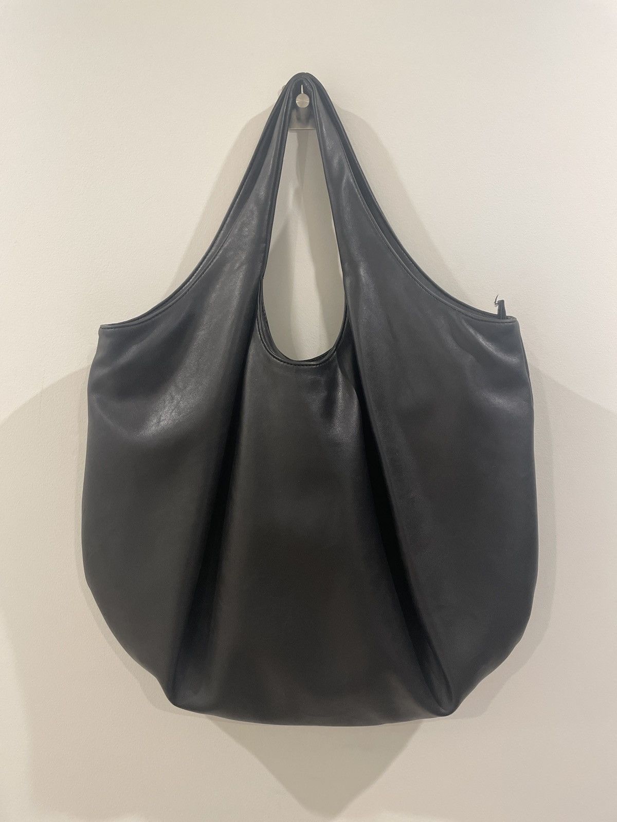 Calvin Klein Large Calvin Klein black cloud bag rare Size ONE SIZE - 6 Thumbnail