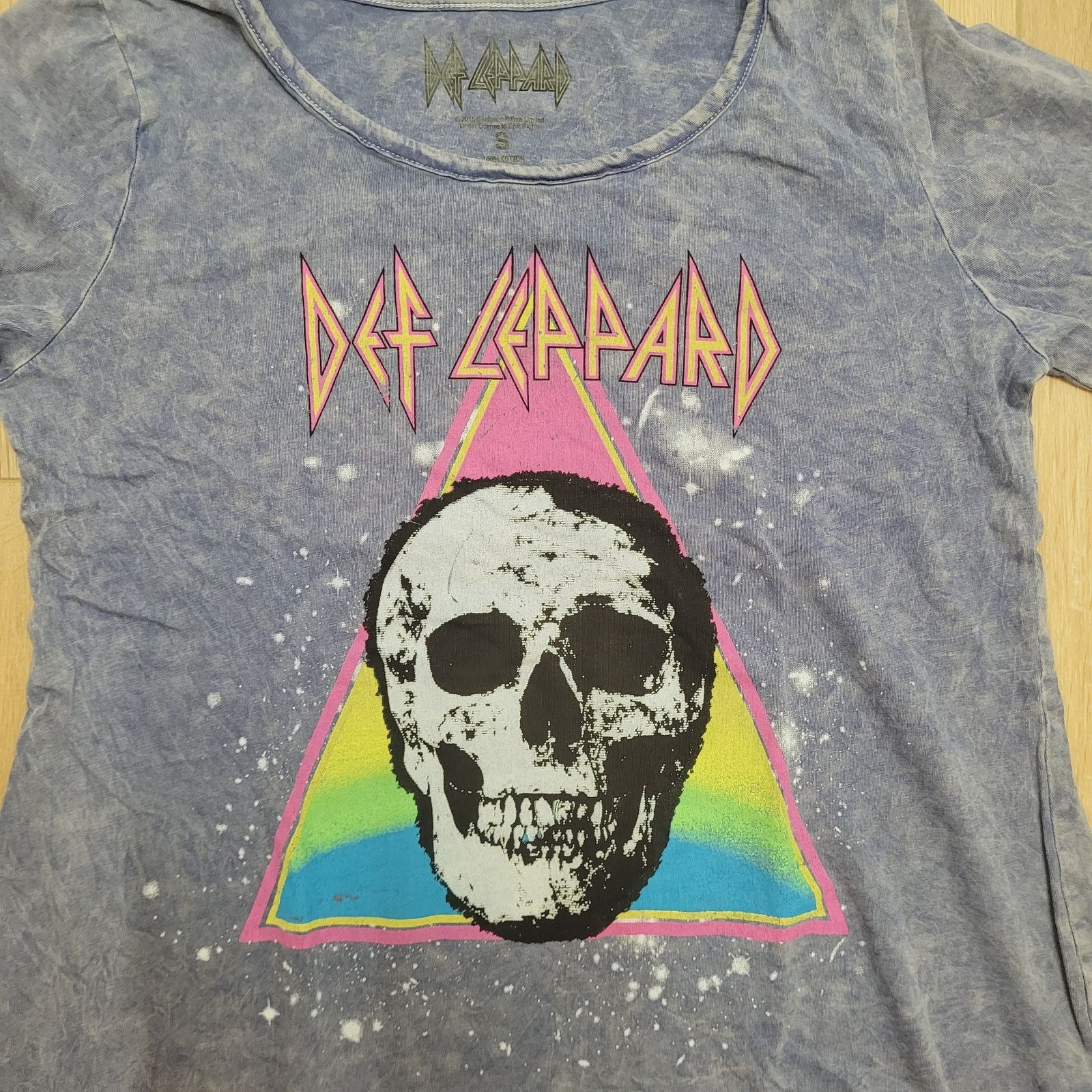 Def Leppard Def Leppard T-Shirt Womens Small Oversized Asymmetrical Size S / US 4 / IT 40 - 2 Thumbnail