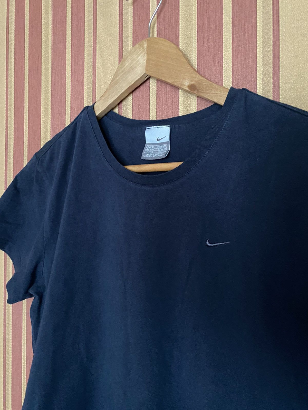 Vintage Vintage Nike t-shirt small swoosh Size US S / EU 44-46 / 1 - 2 Thumbnail